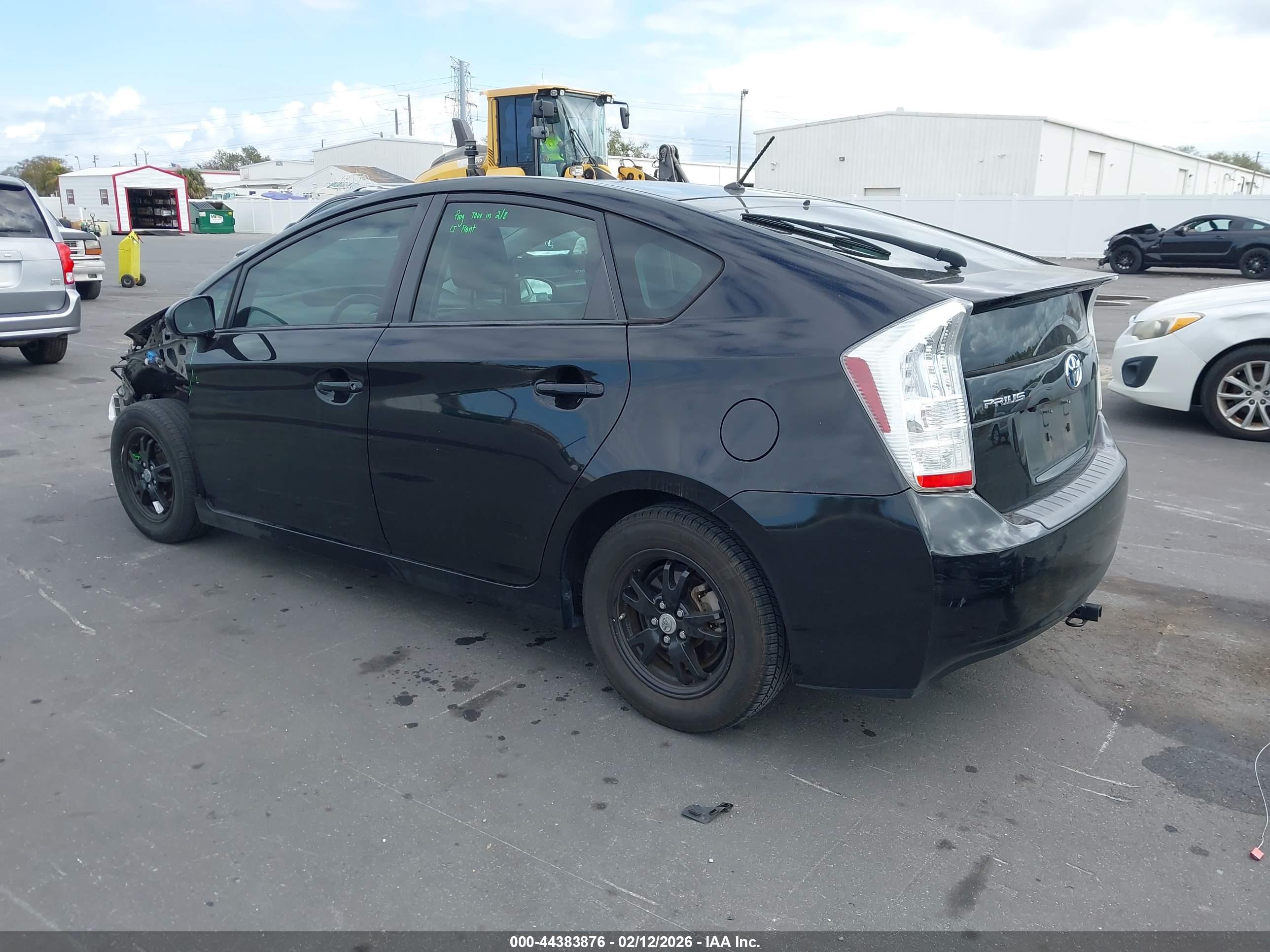 TOYOTA PRIUS image 3