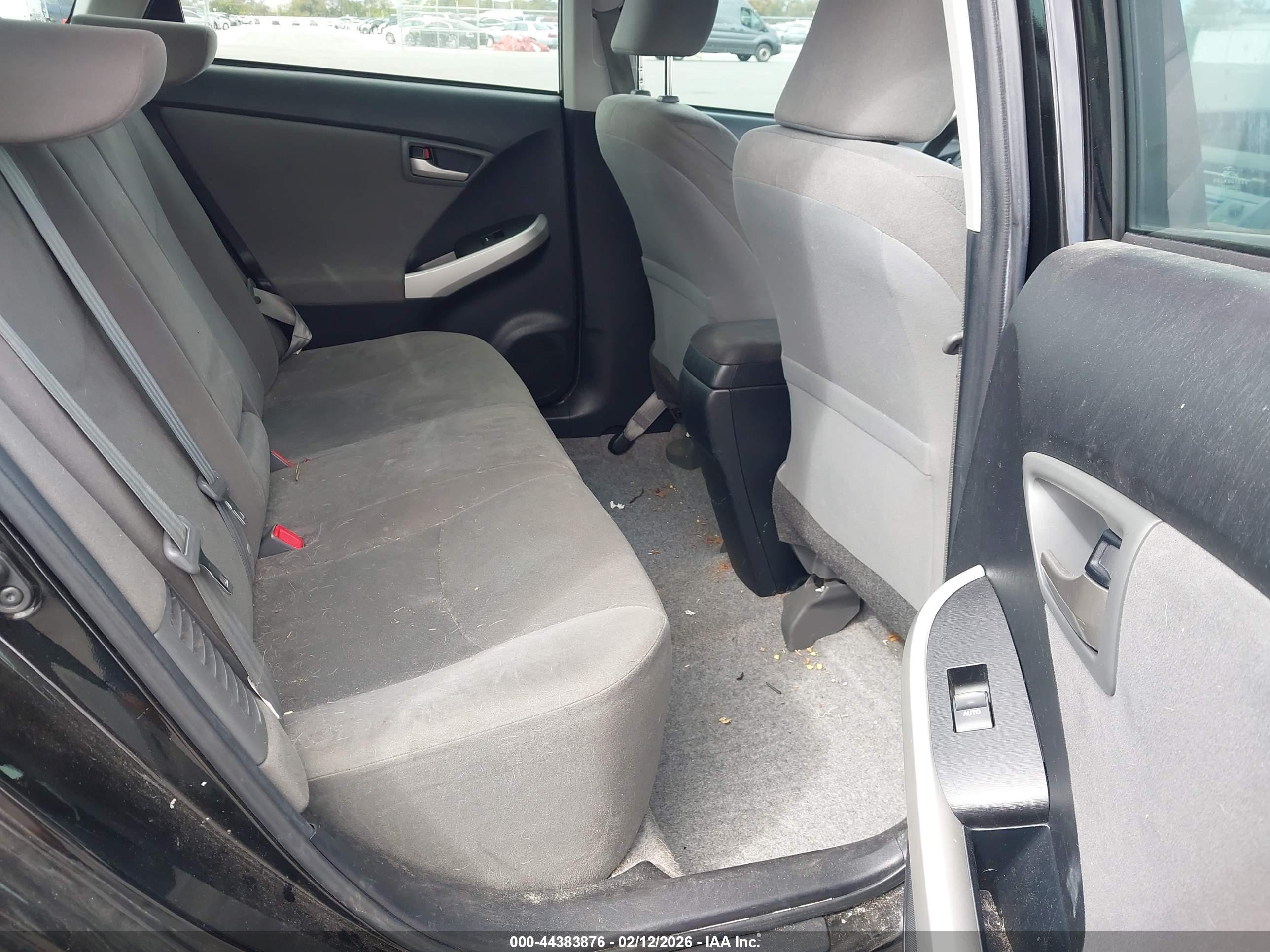 TOYOTA PRIUS image 8
