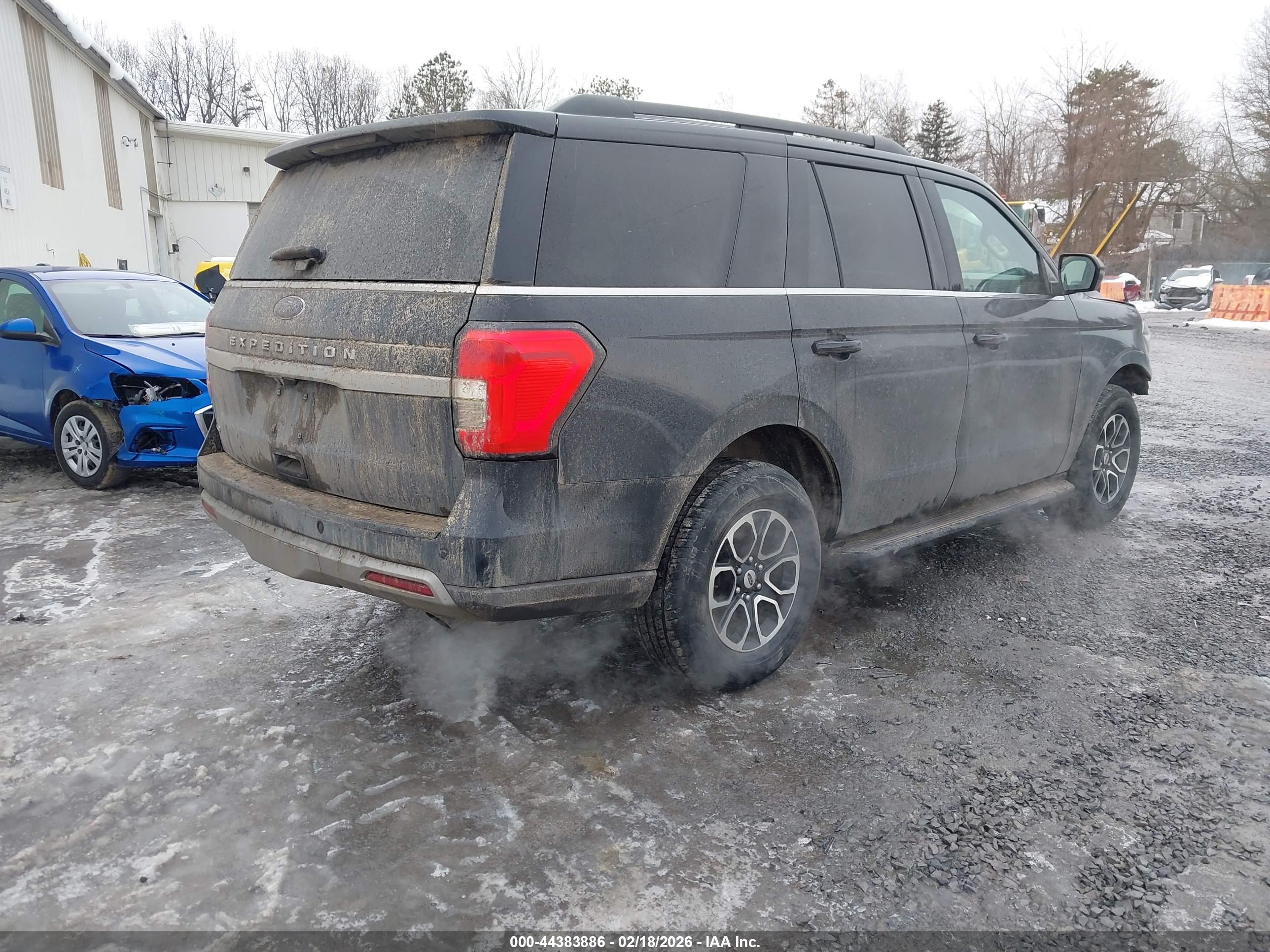 FORD EXPEDITION image 4