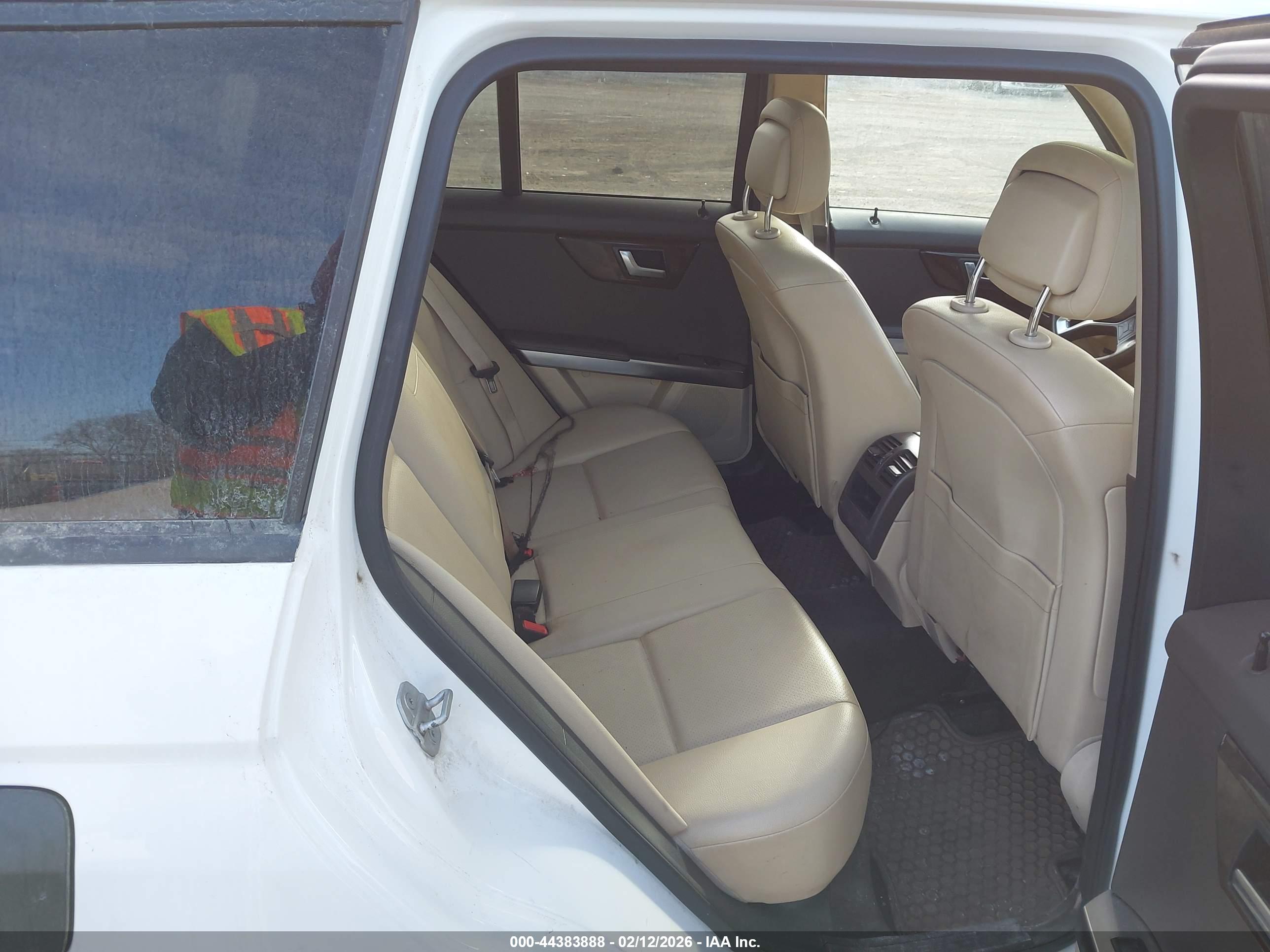 MERCEDES-BENZ GLK image 8