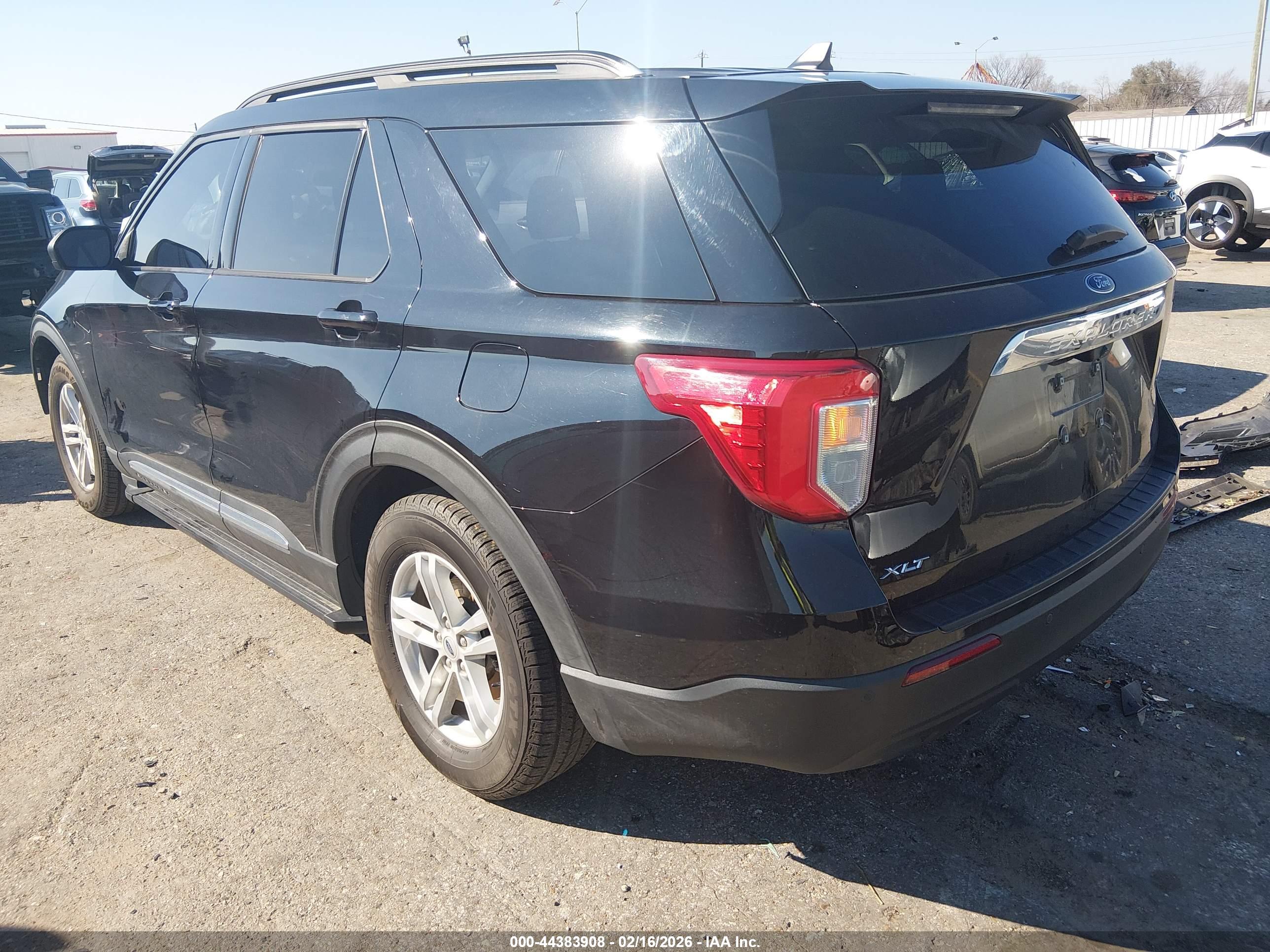 FORD EXPLORER image 3