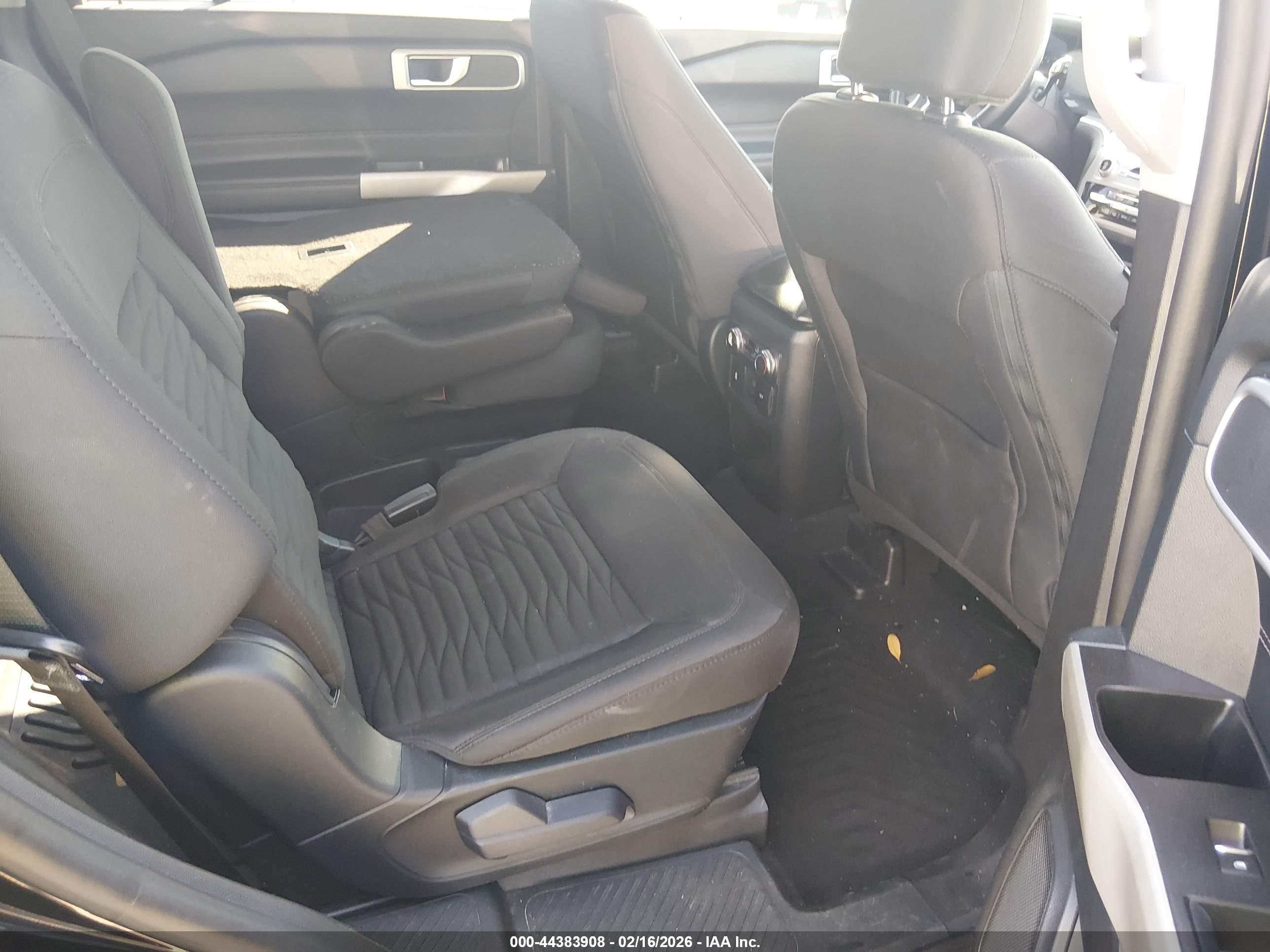 FORD EXPLORER image 8