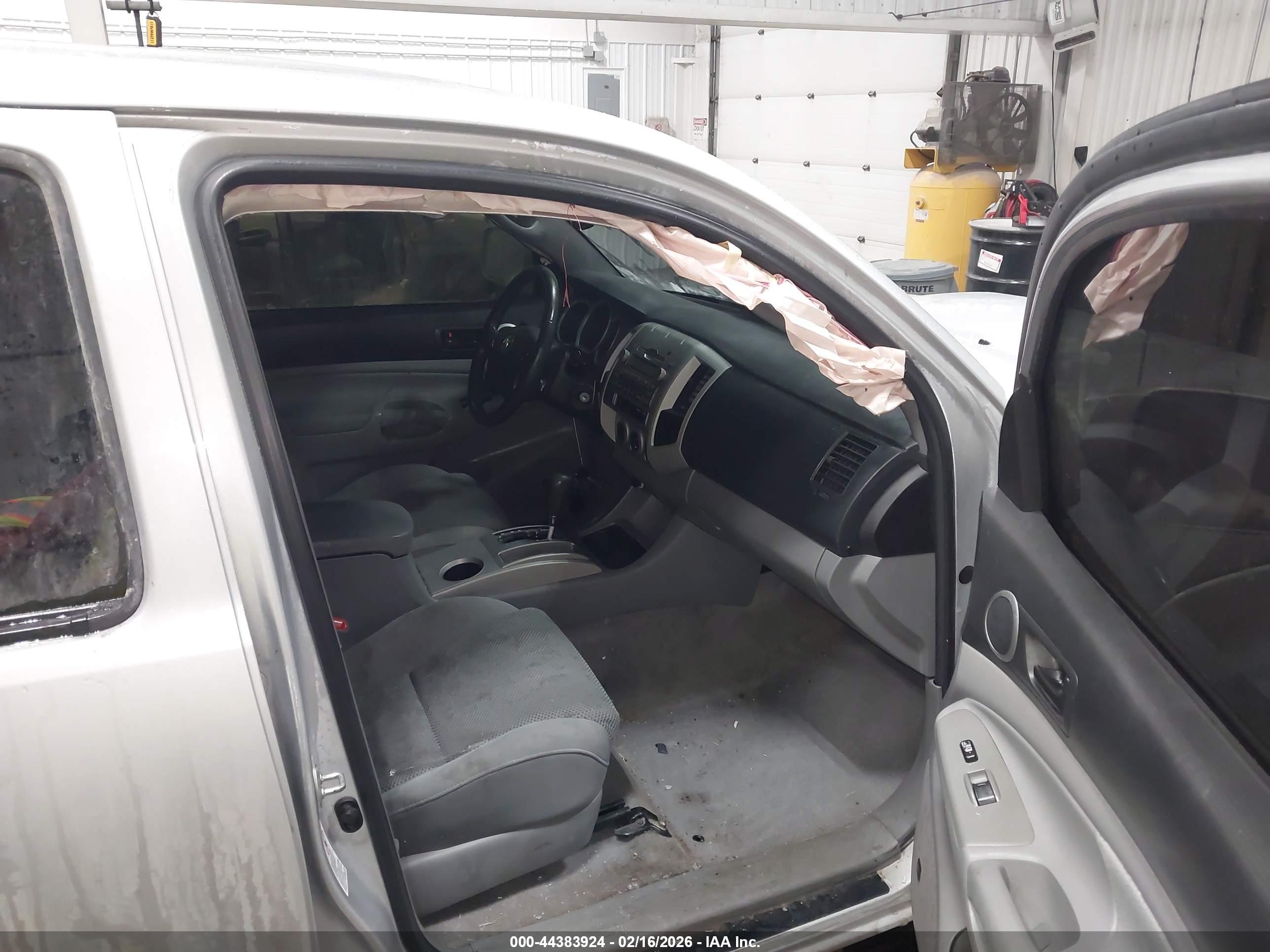 TOYOTA TACOMA image 5