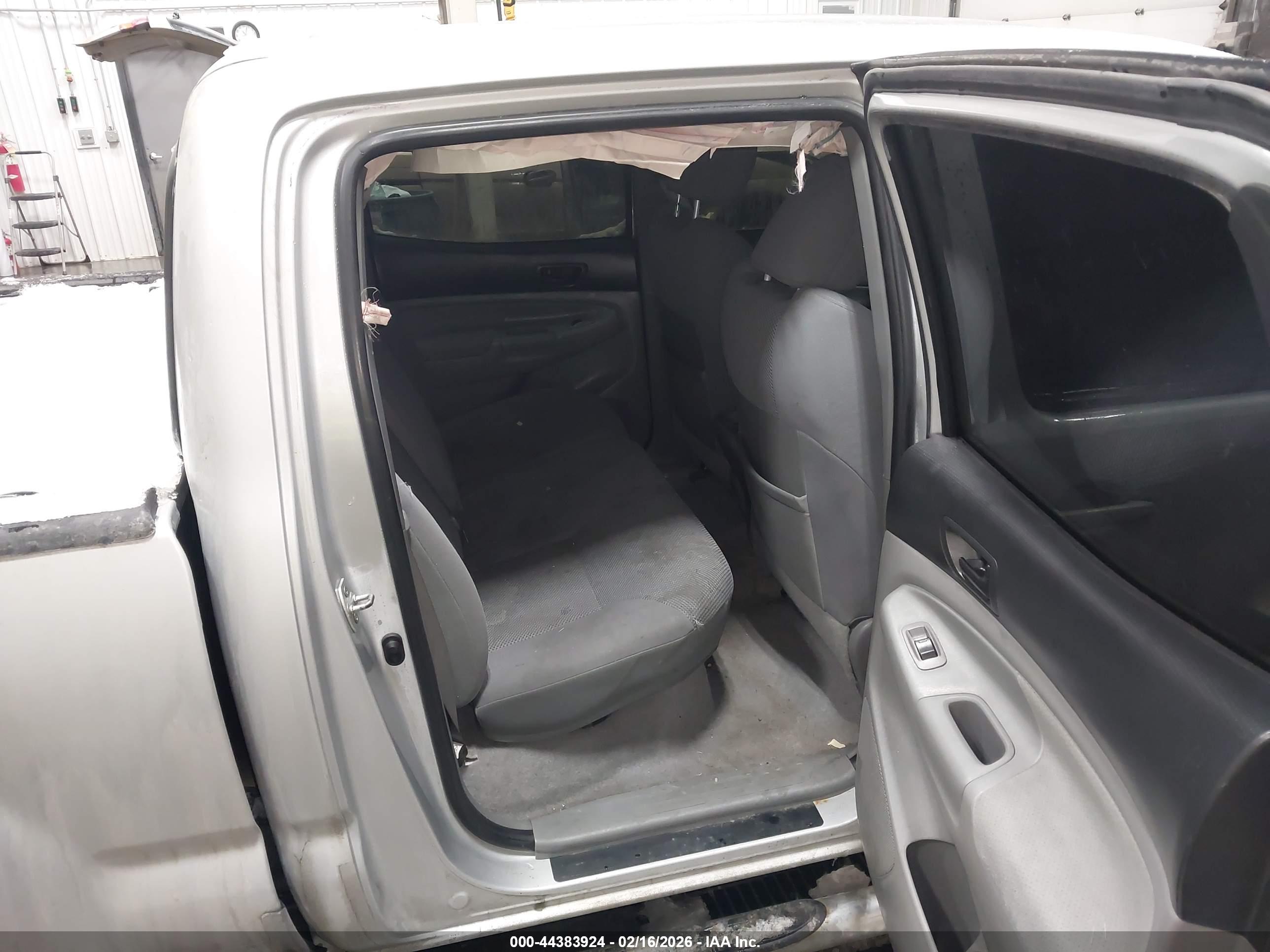 TOYOTA TACOMA image 8
