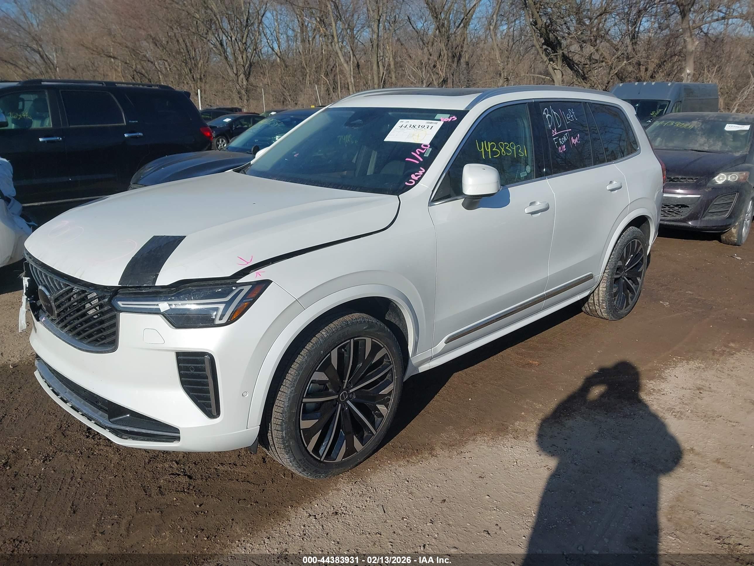 VOLVO XC90 image 2