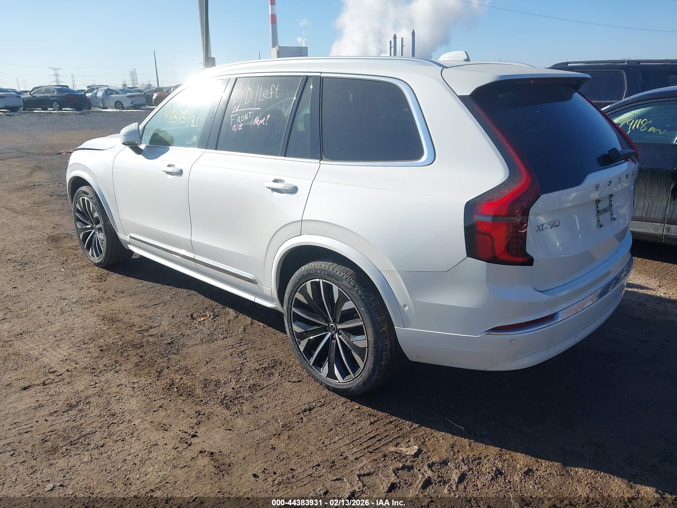 VOLVO XC90 image 3