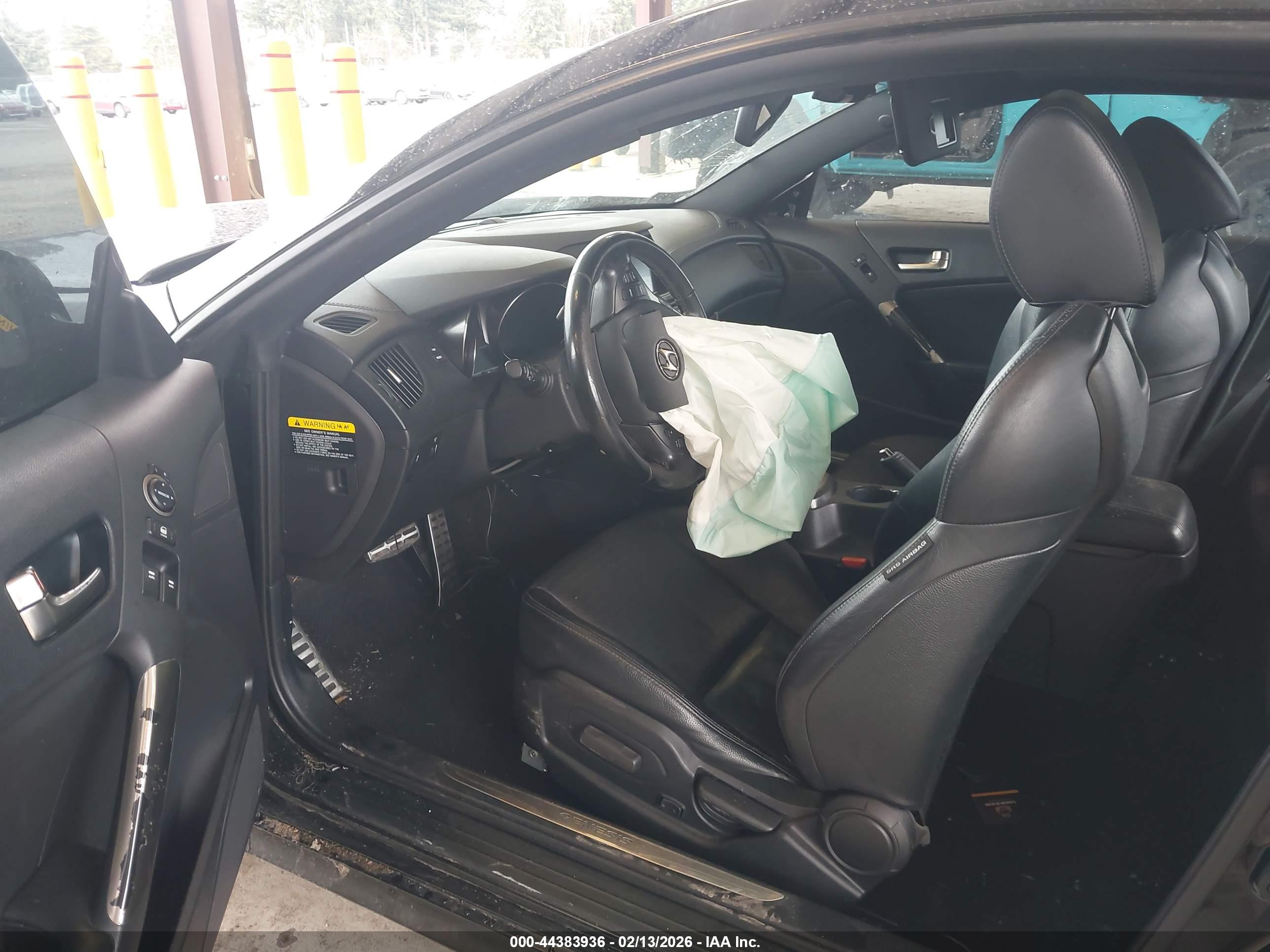 HYUNDAI GENESIS image 5