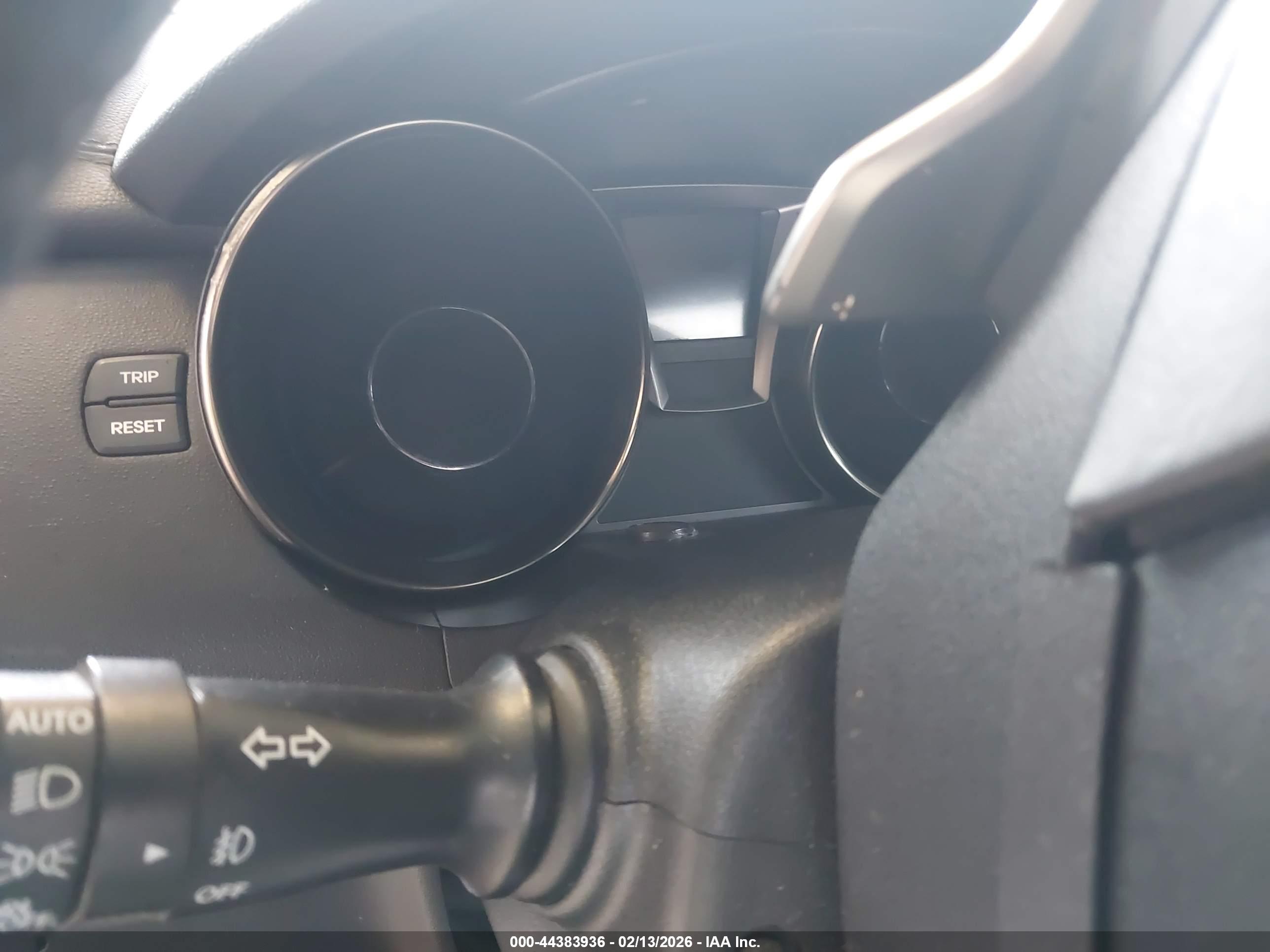 HYUNDAI GENESIS image 7