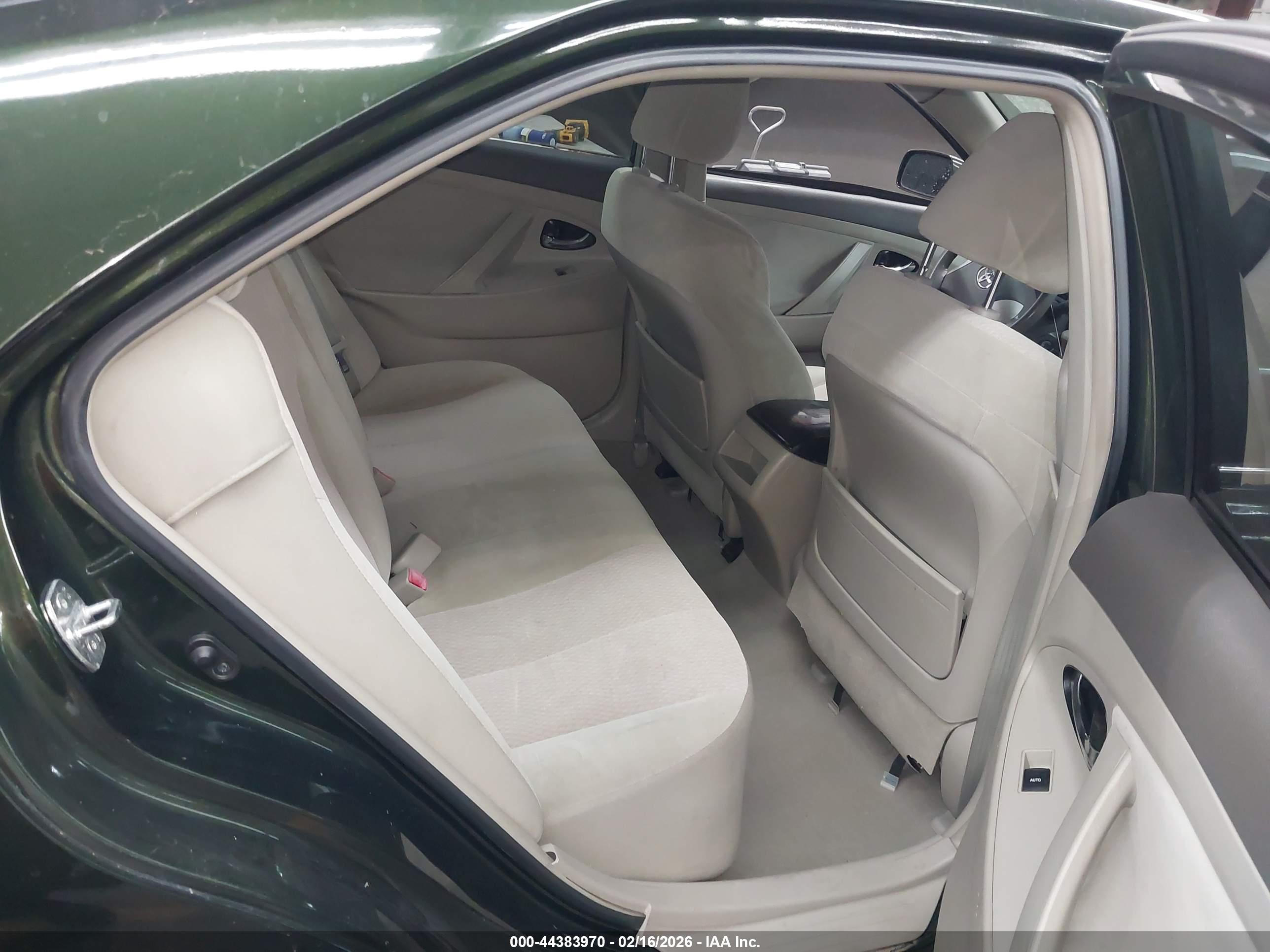 TOYOTA CAMRY image 8