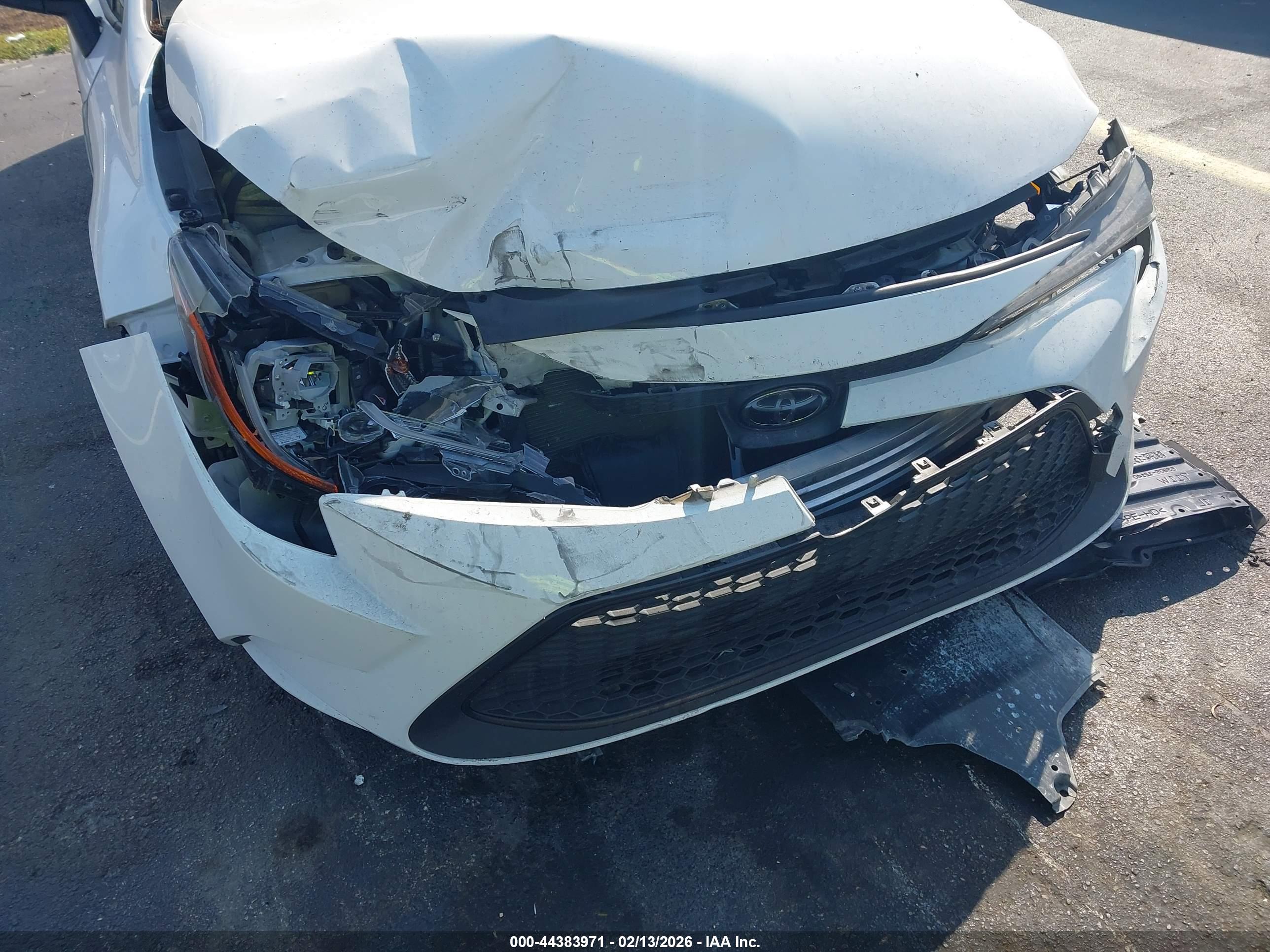 TOYOTA COROLLA image 6
