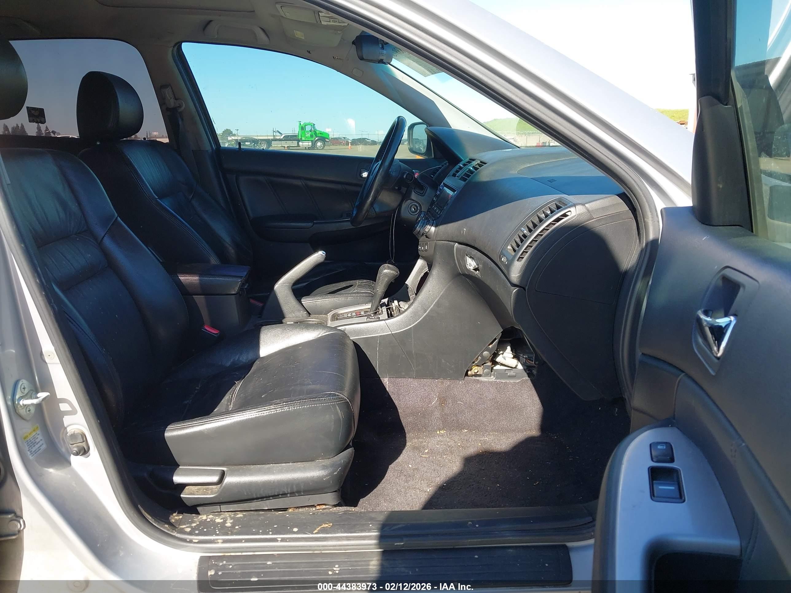 HONDA ACCORD image 5