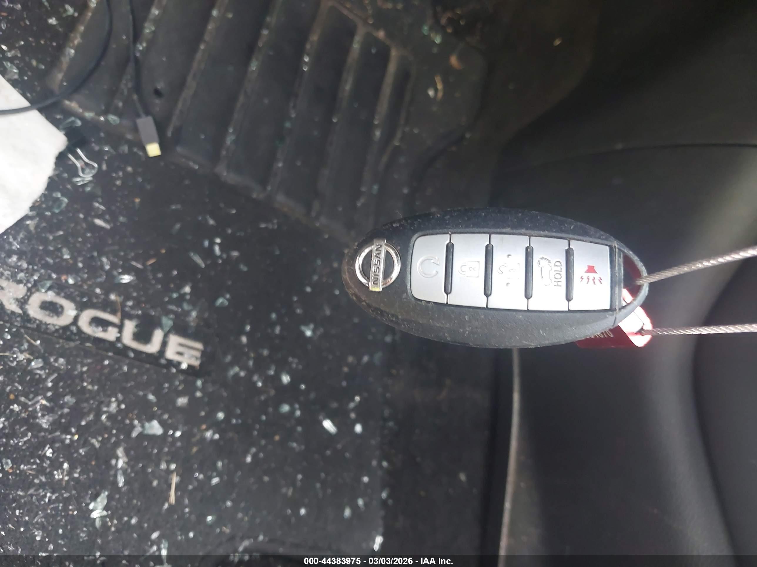 NISSAN ROGUE image 11