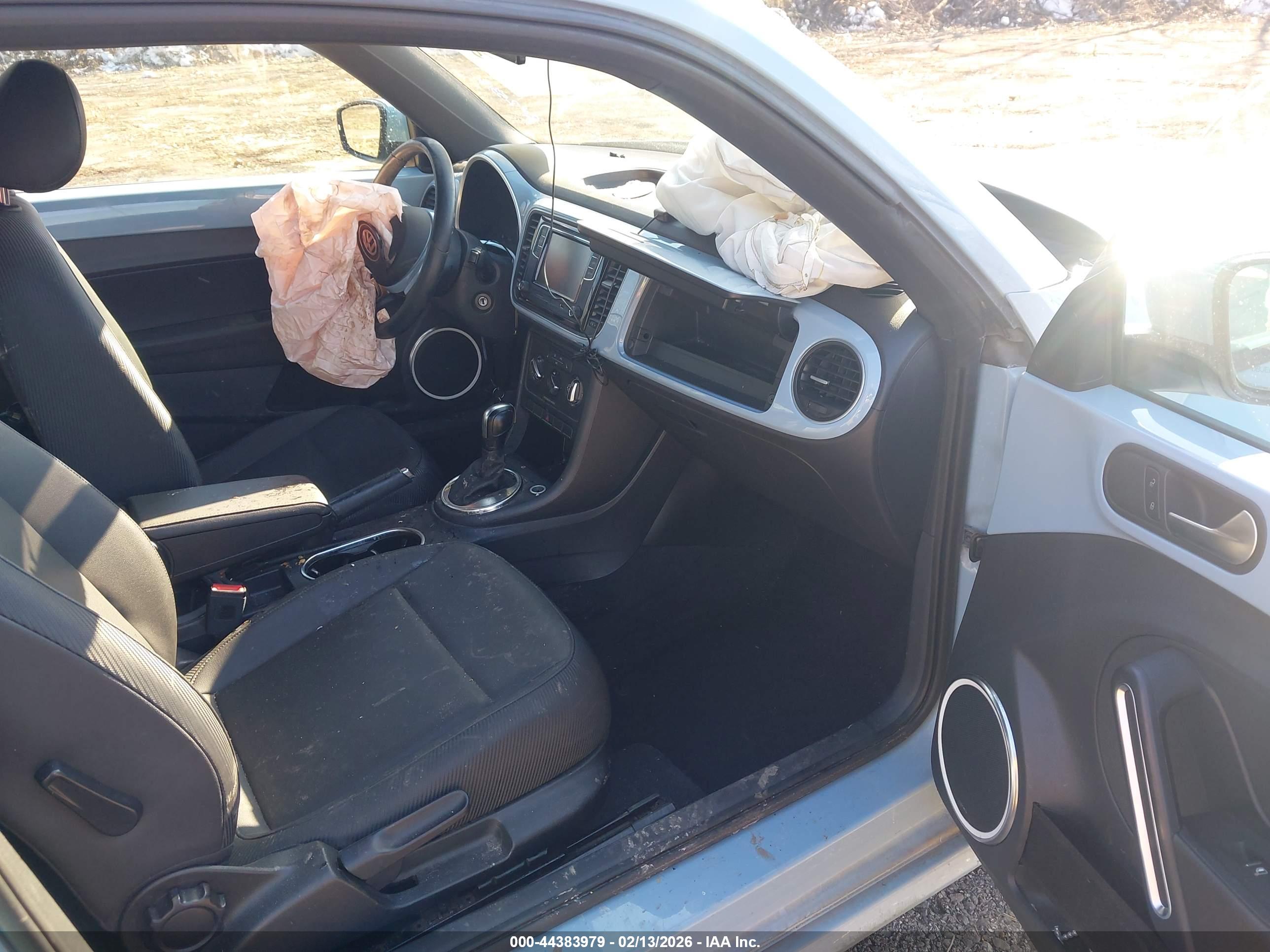 VOLKSWAGEN BEETLE image 5