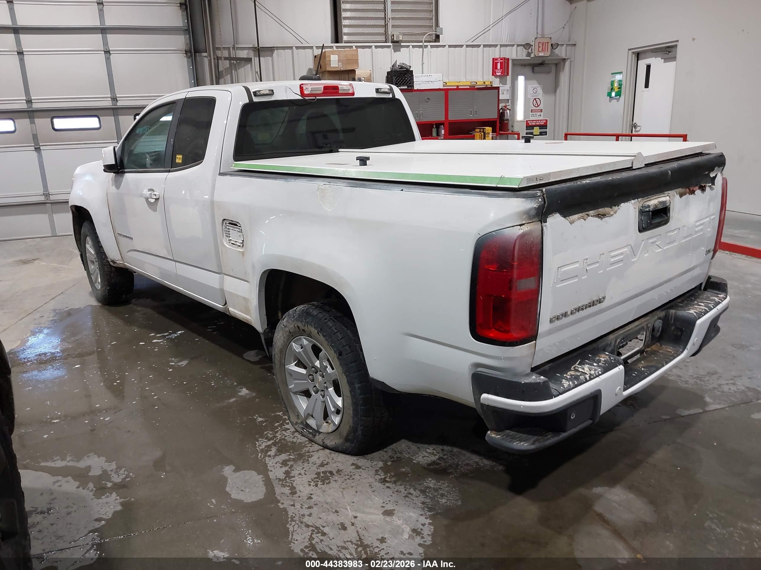 CHEVROLET COLORADO image 3