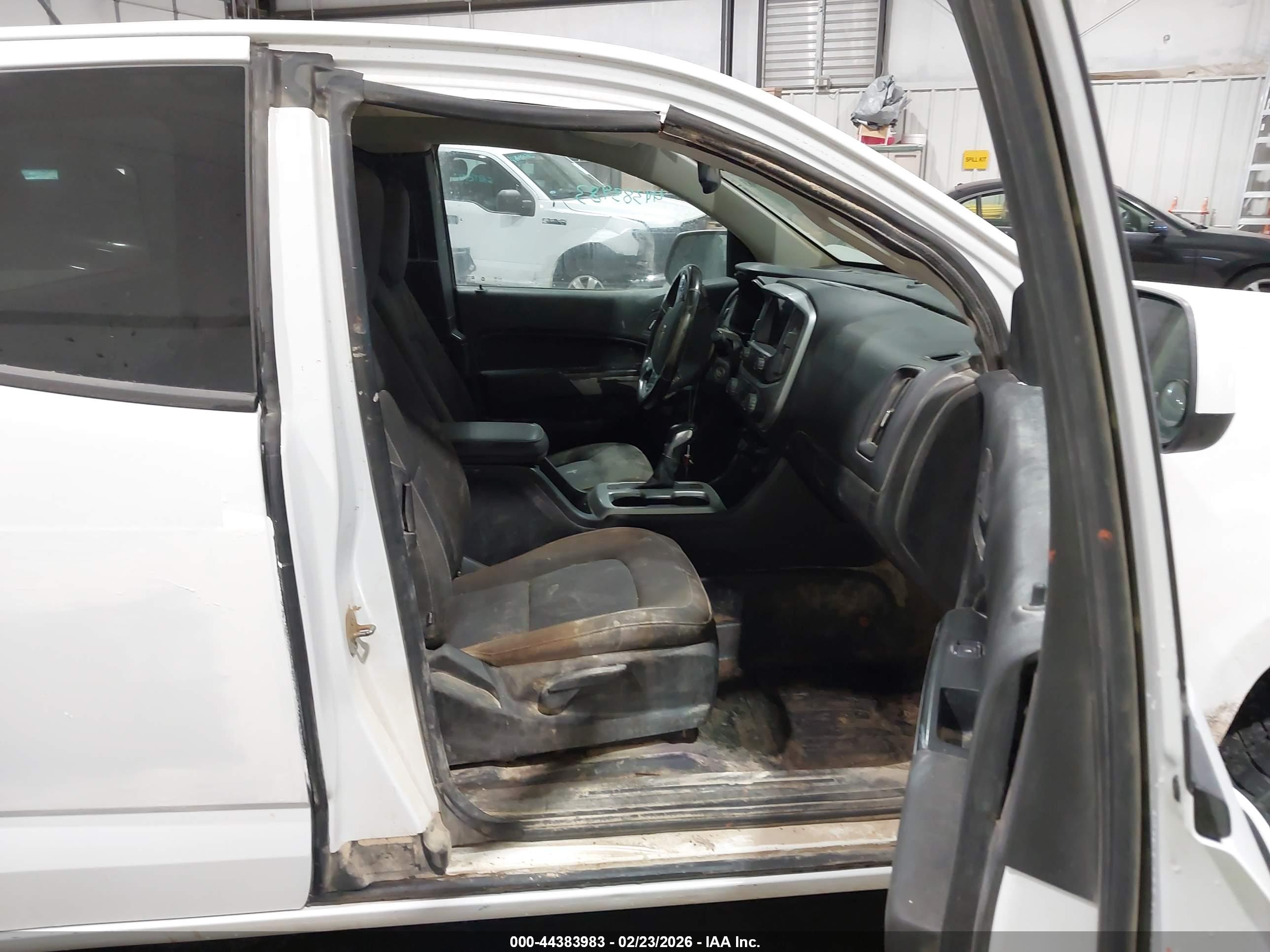 CHEVROLET COLORADO image 5