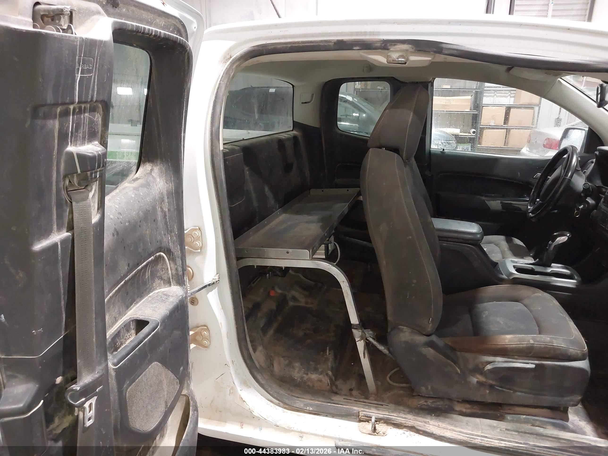 CHEVROLET COLORADO image 8