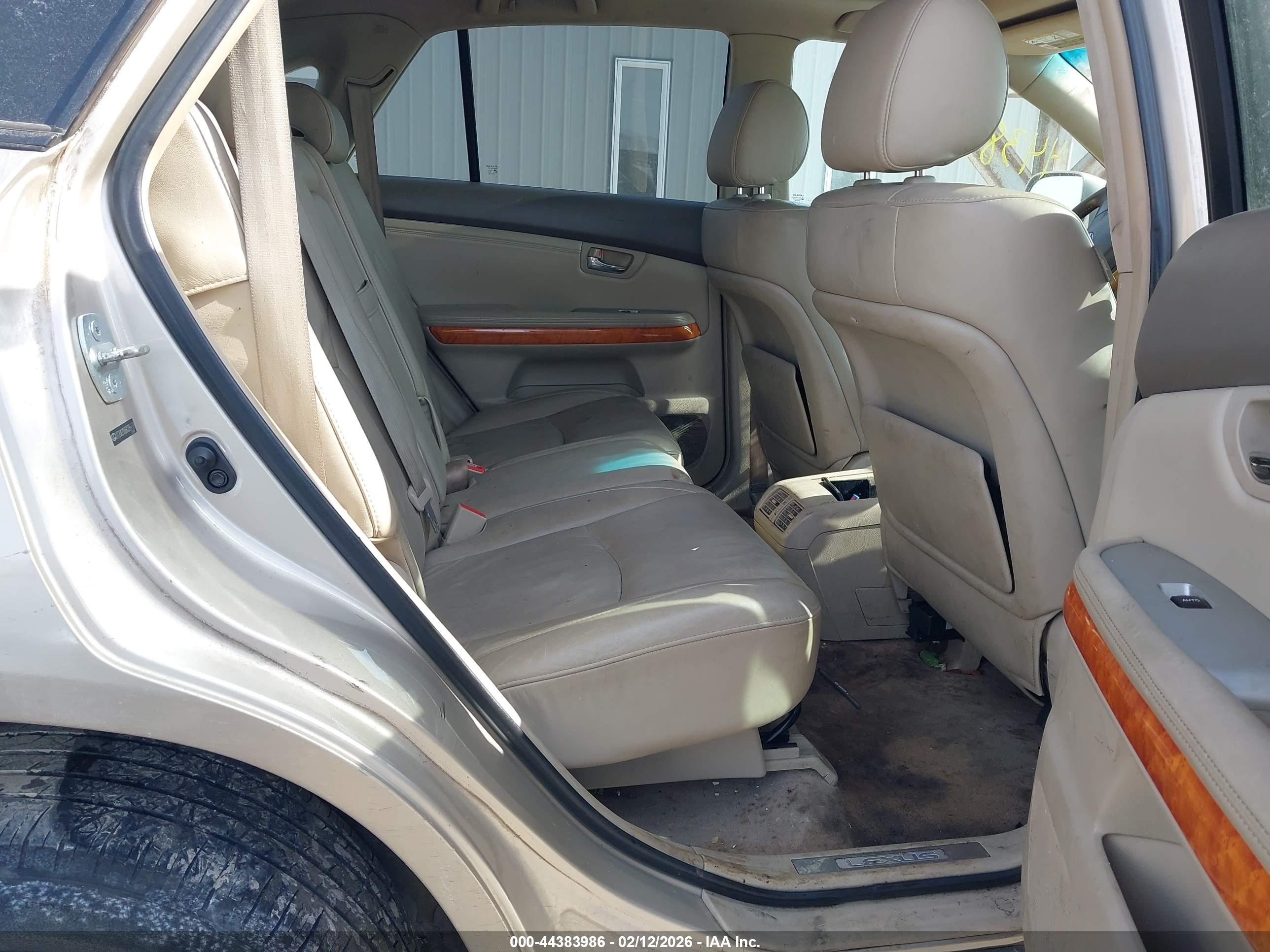 LEXUS RX image 8