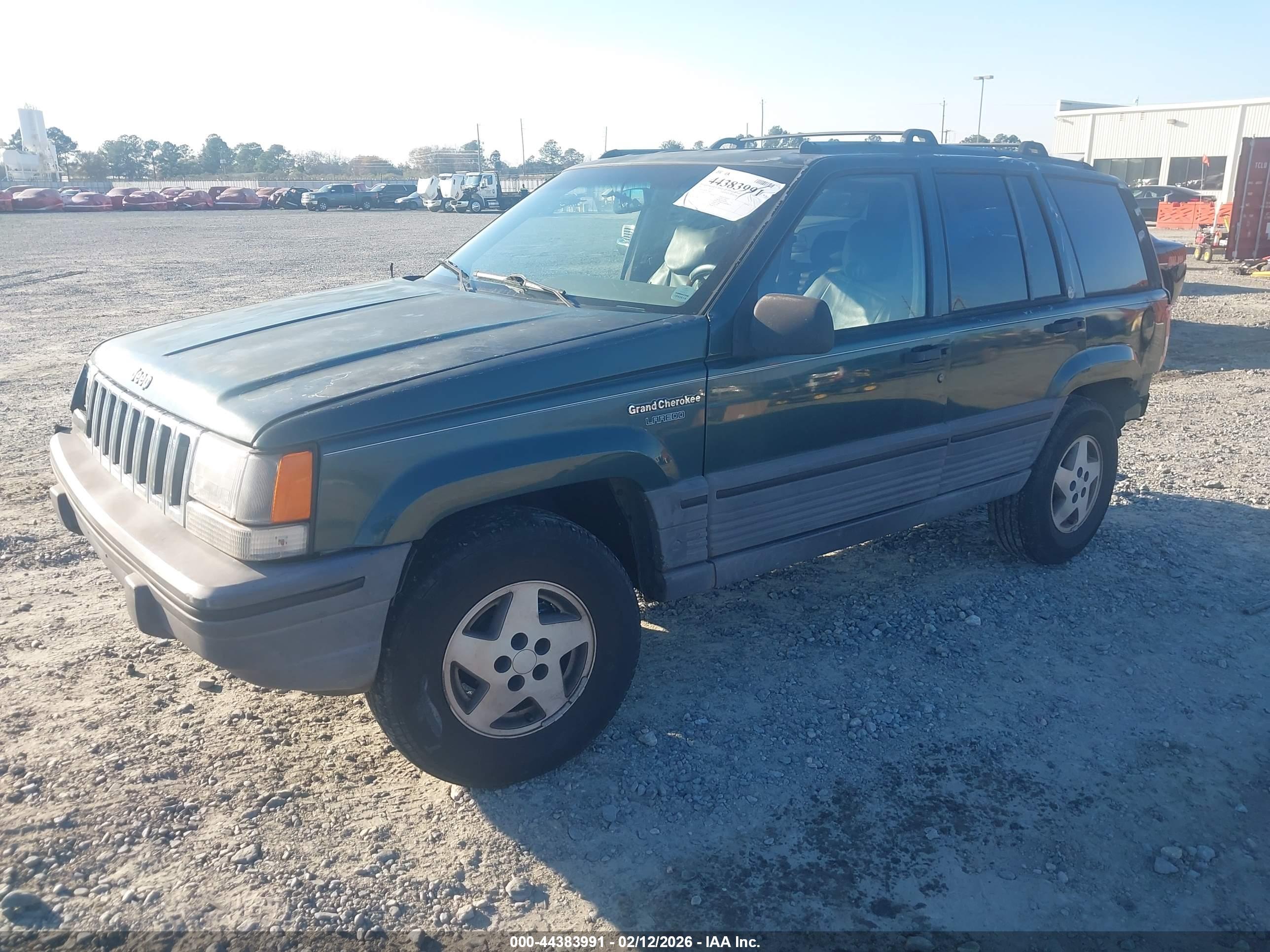 JEEP GRAND image 2