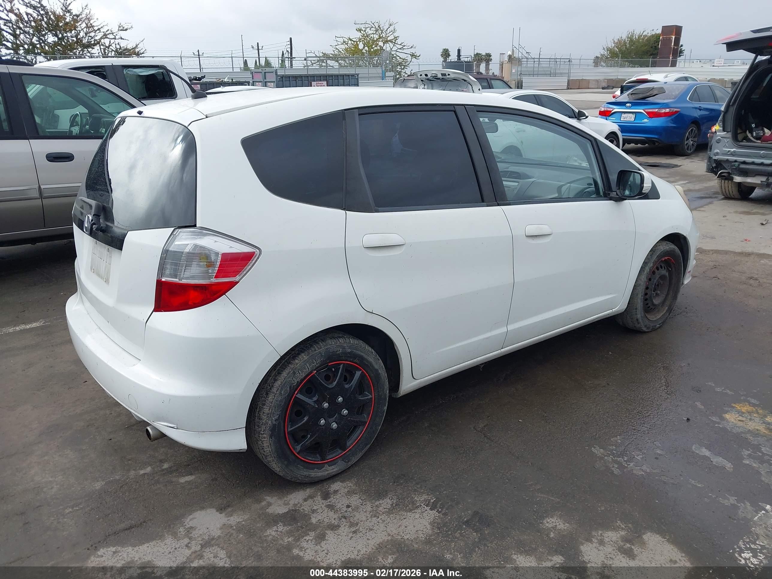 HONDA FIT image 4