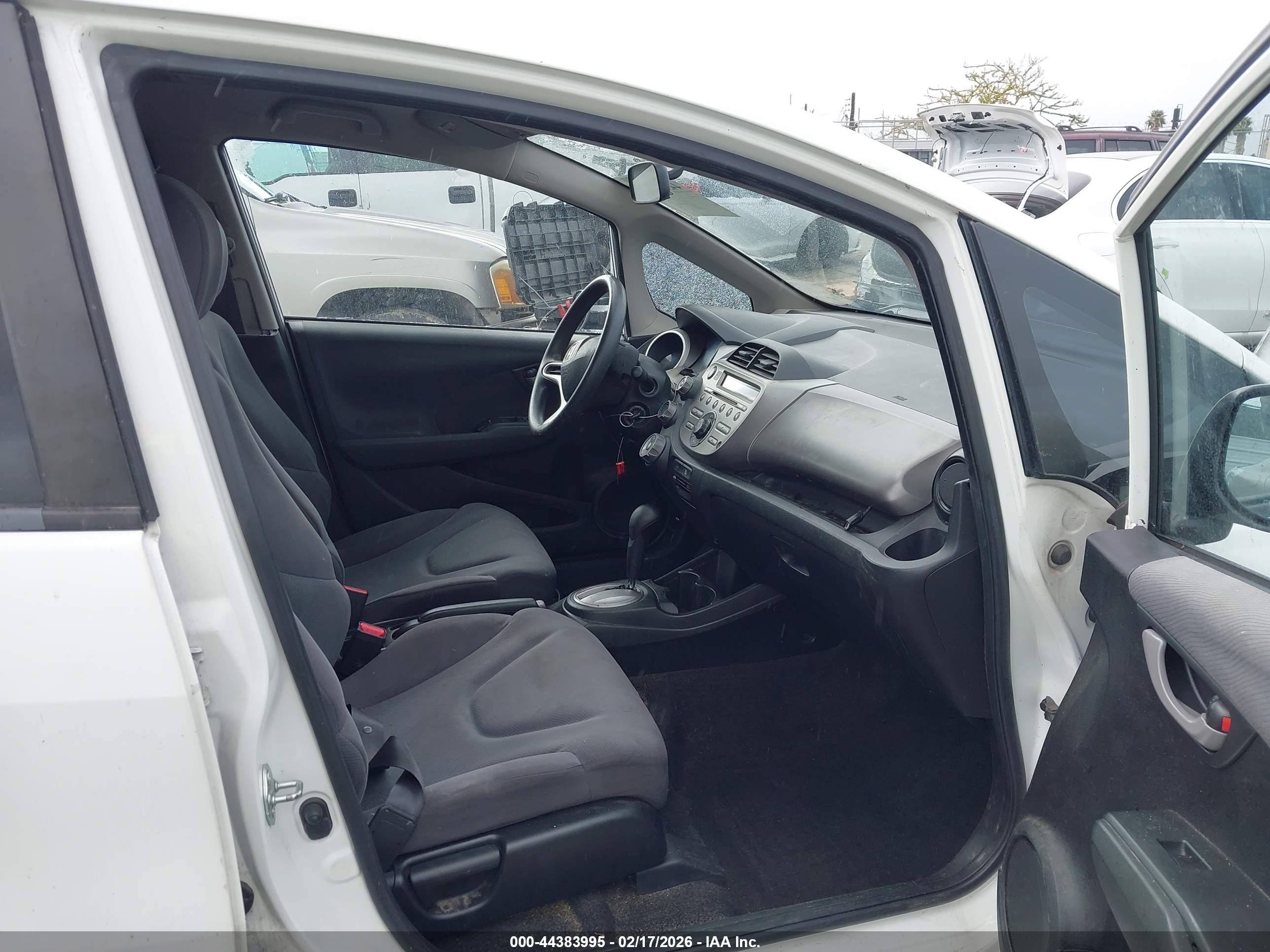 HONDA FIT image 5