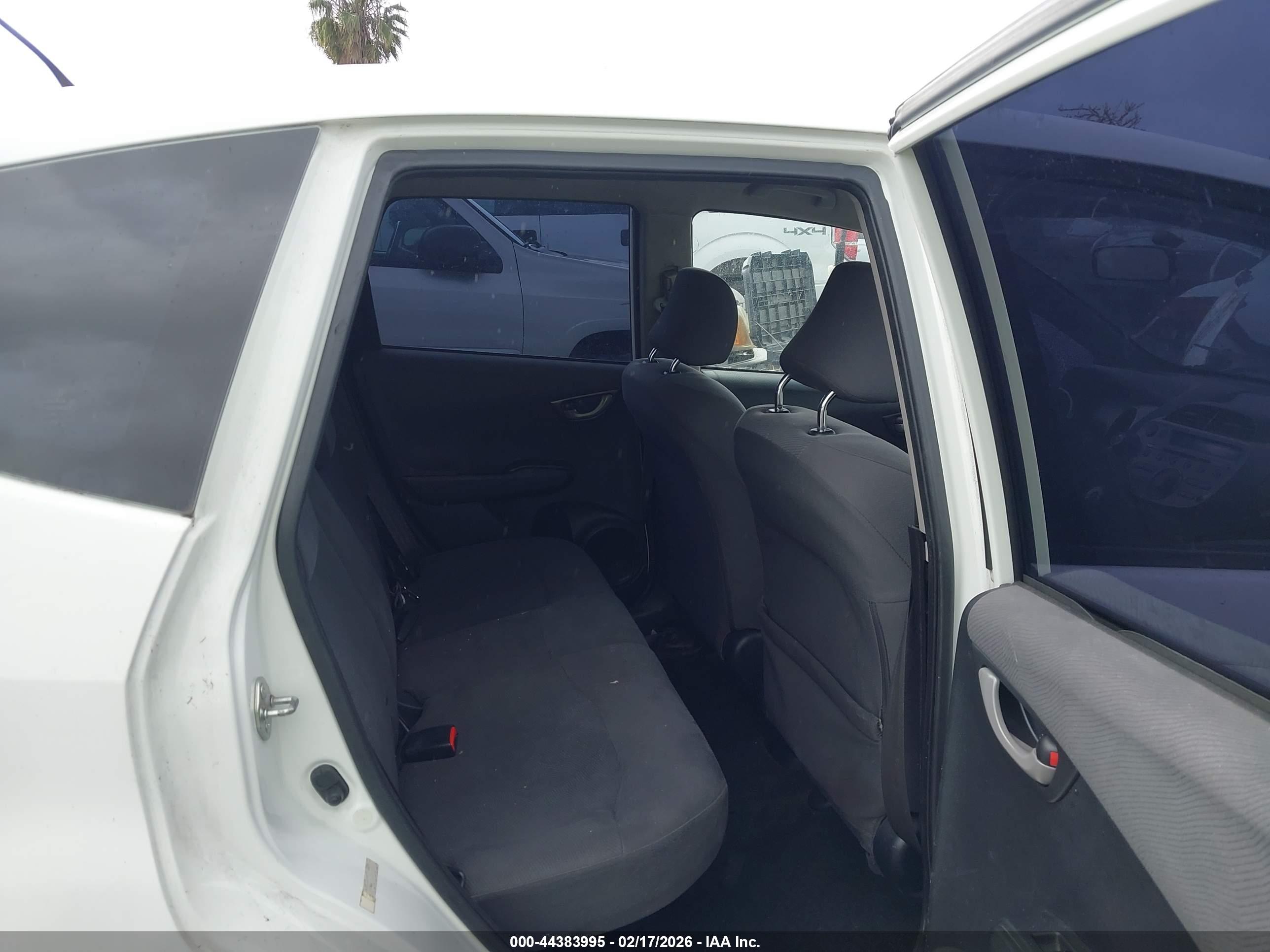 HONDA FIT image 8