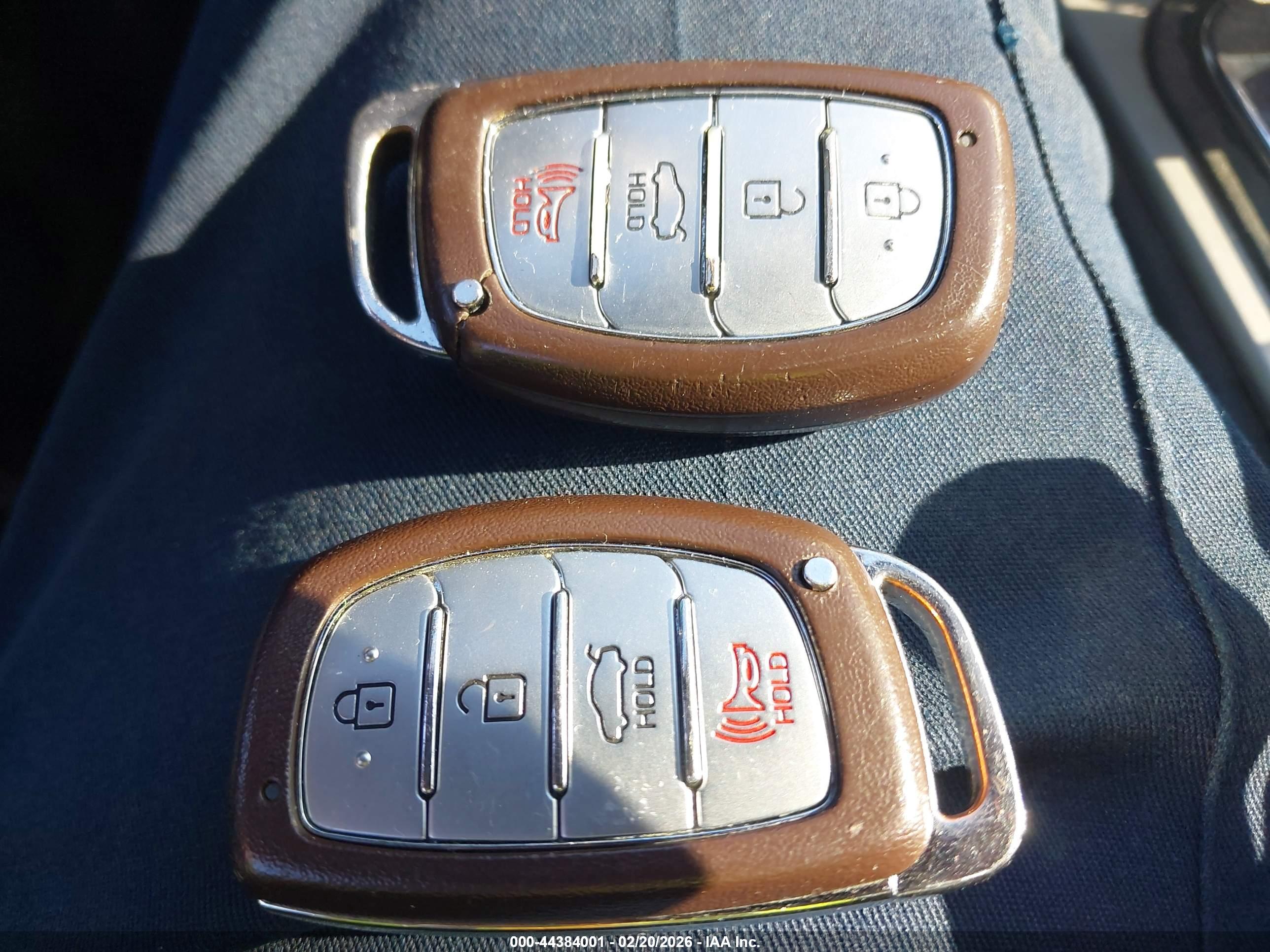 HYUNDAI ELANTRA image 11
