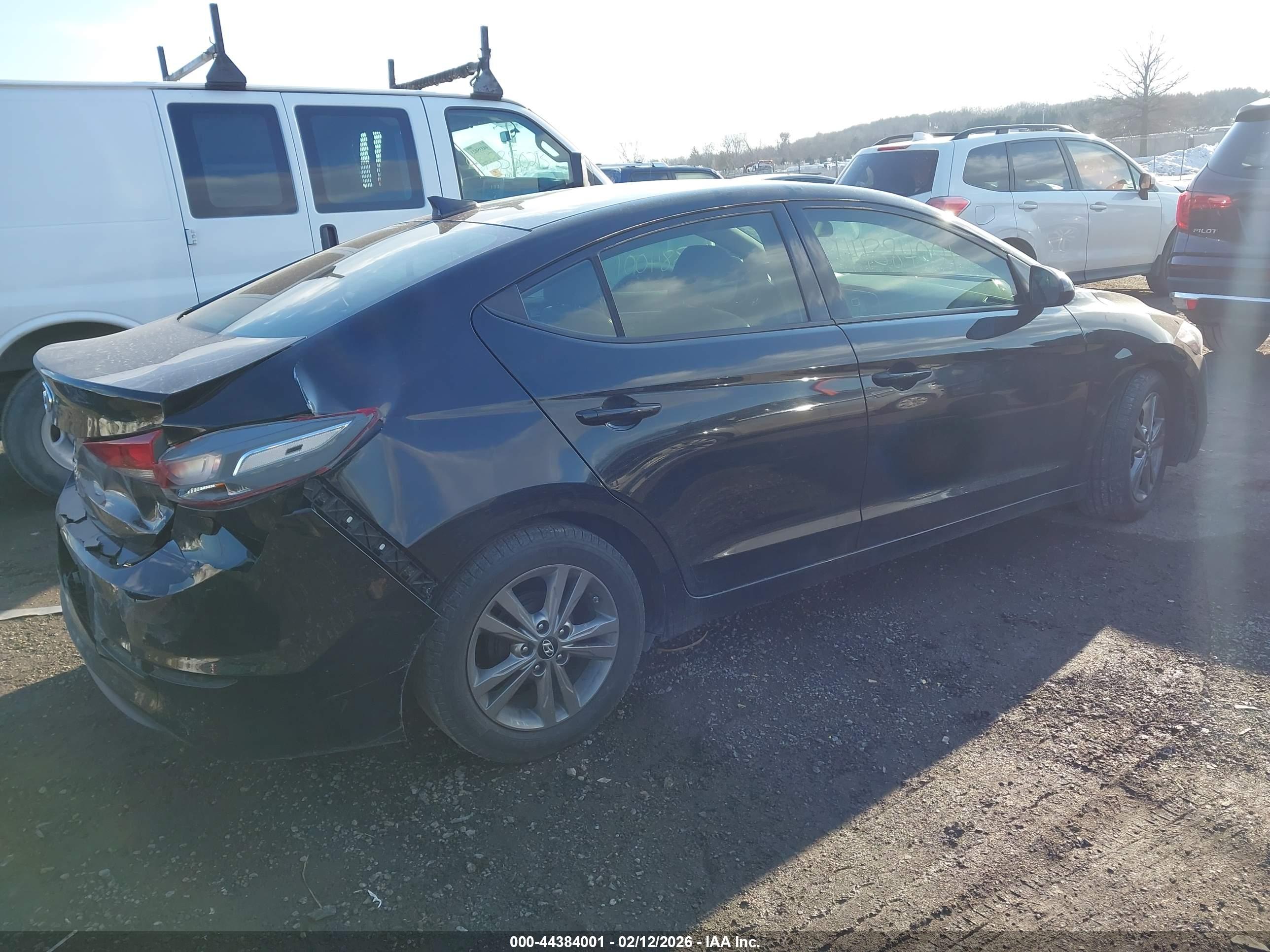 HYUNDAI ELANTRA image 4