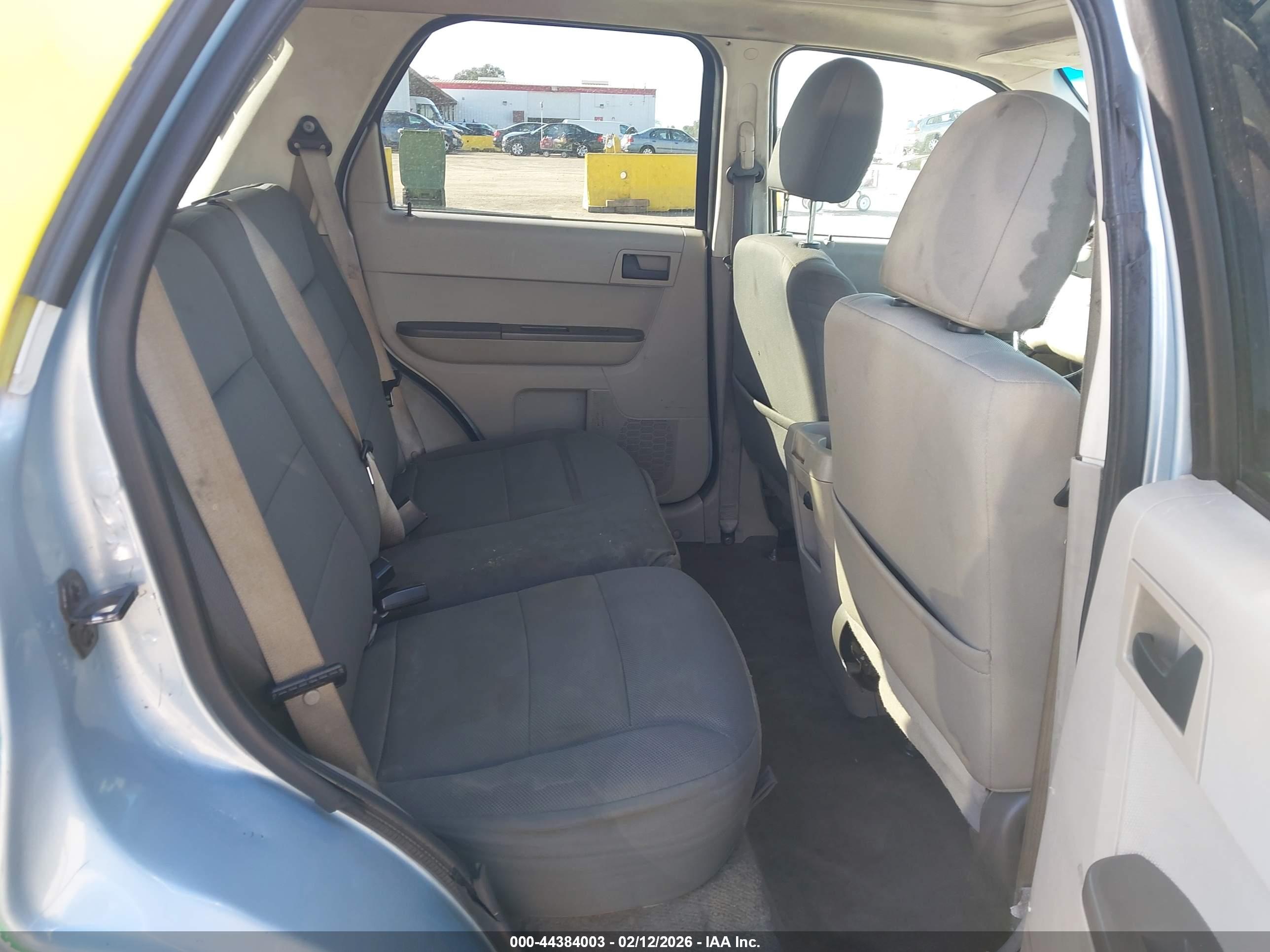FORD ESCAPE image 8
