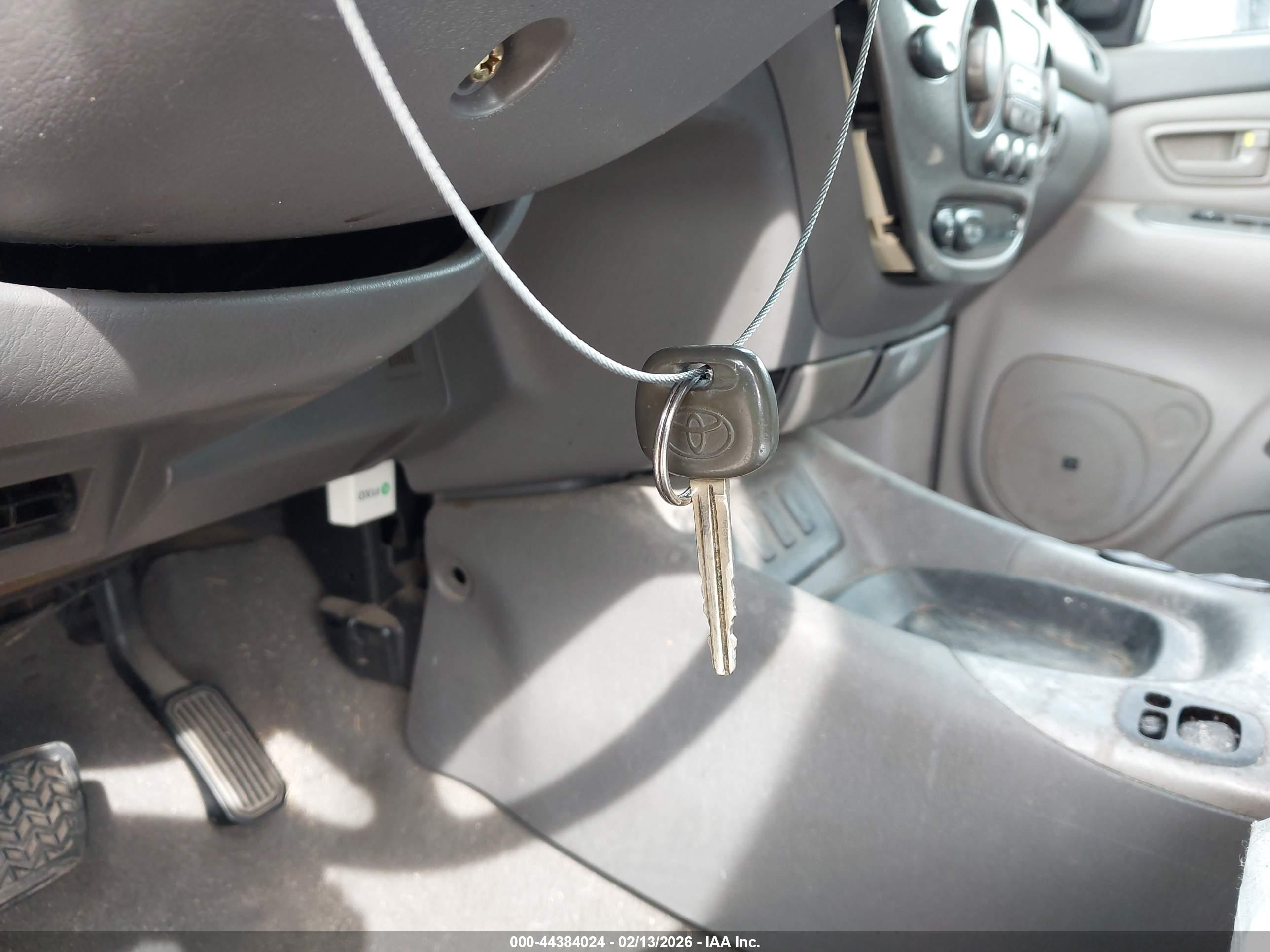 TOYOTA SEQUOIA image 11