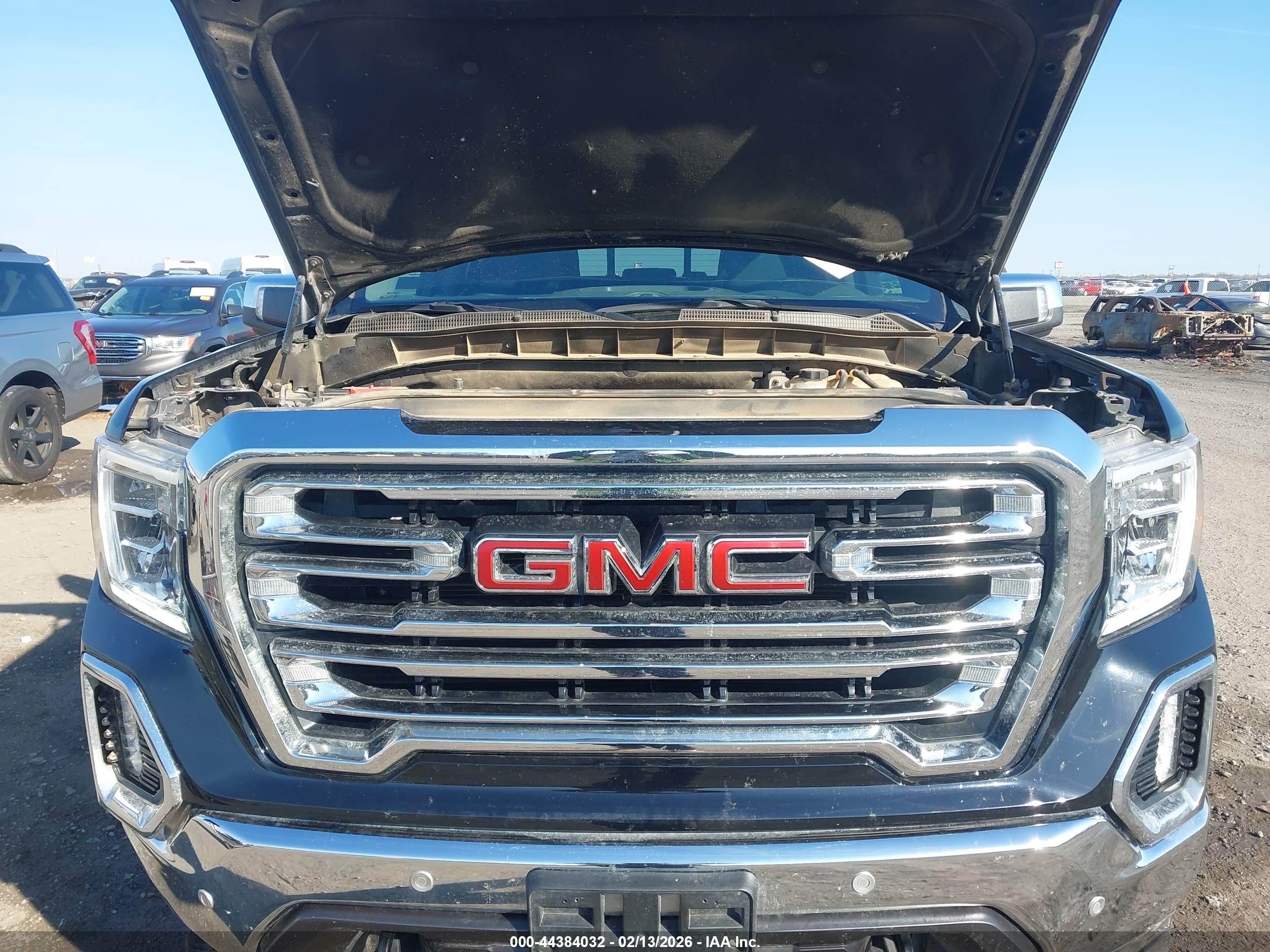 GMC SIERRA image 10