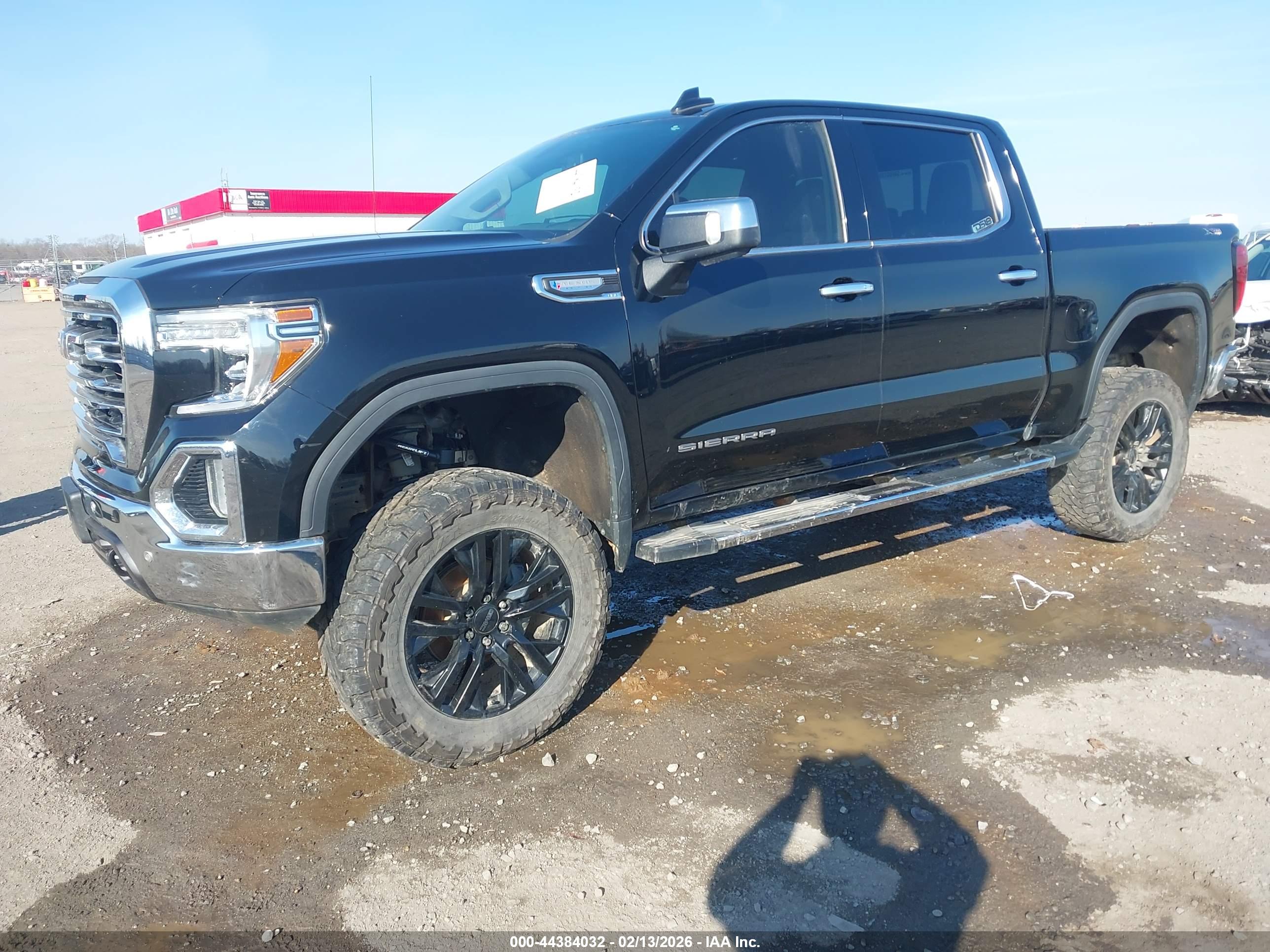 GMC SIERRA image 2