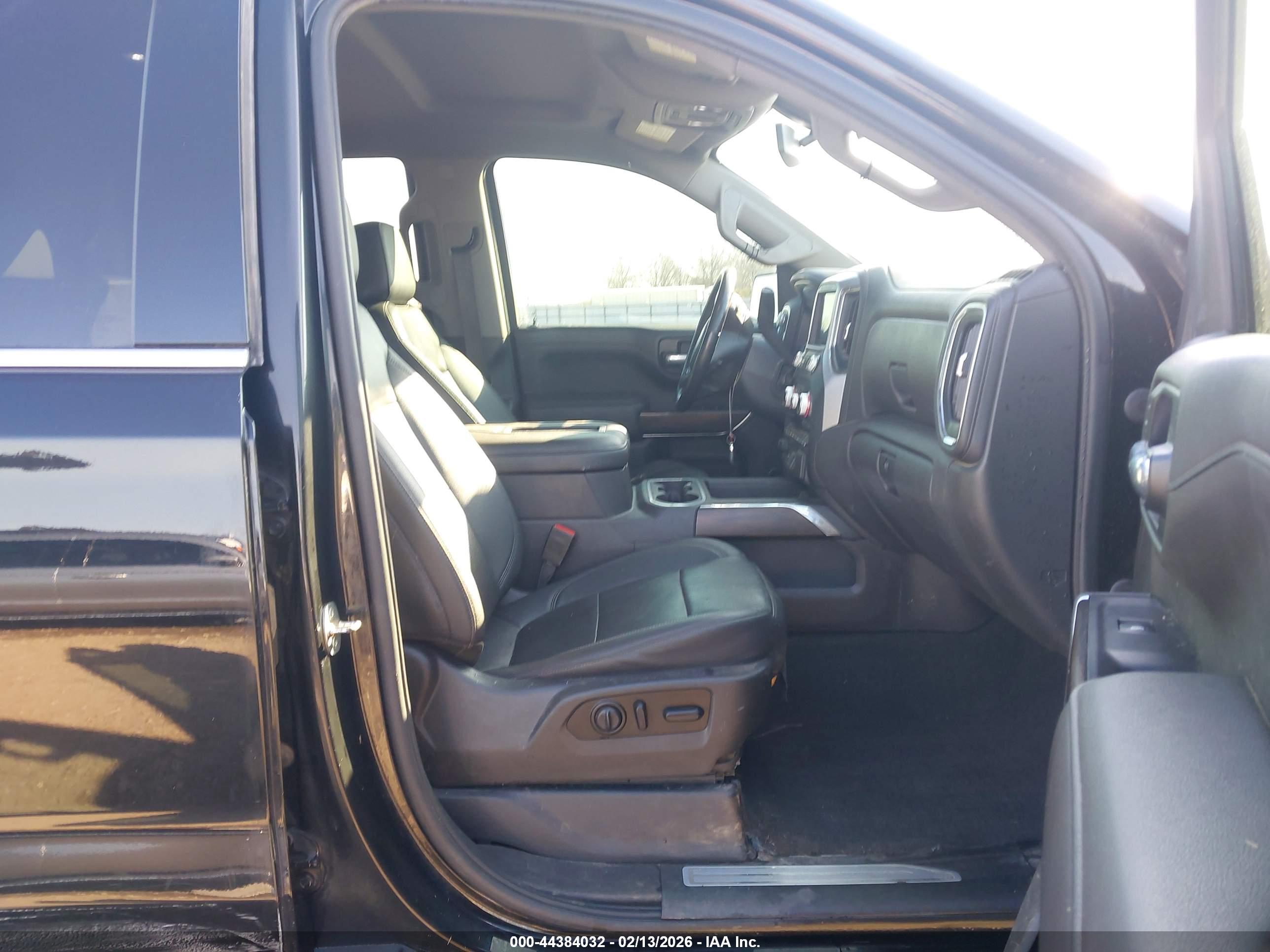 GMC SIERRA image 5