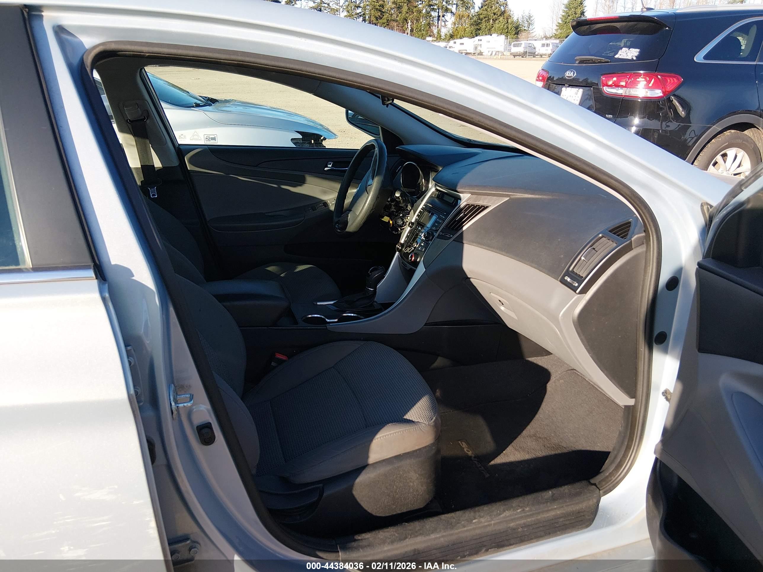 HYUNDAI SONATA image 5