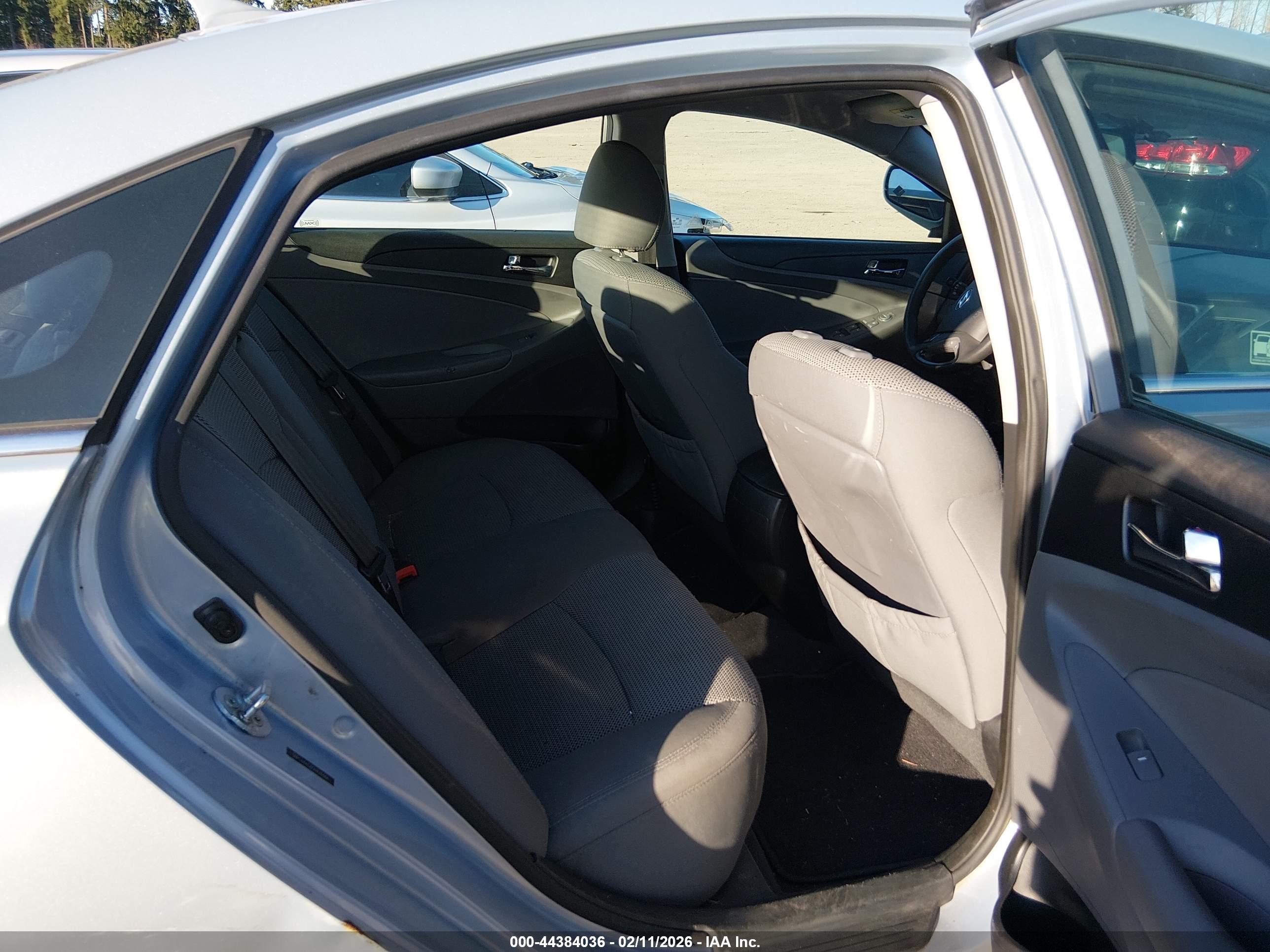 HYUNDAI SONATA image 8