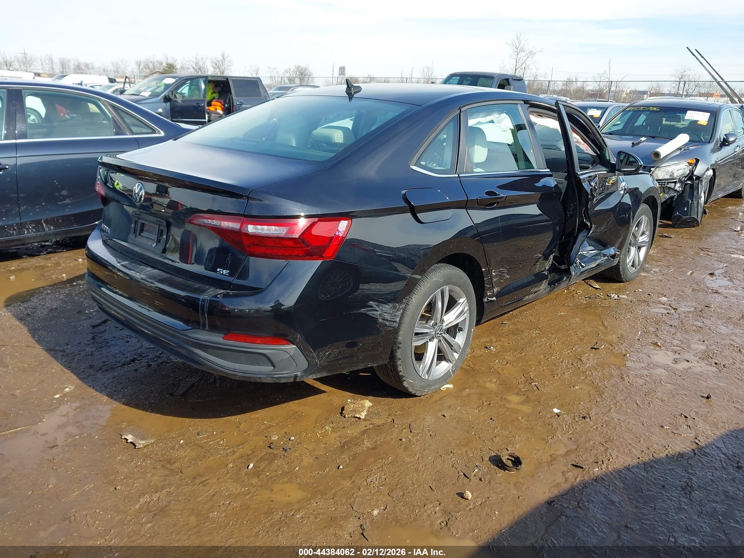 VOLKSWAGEN JETTA image 4