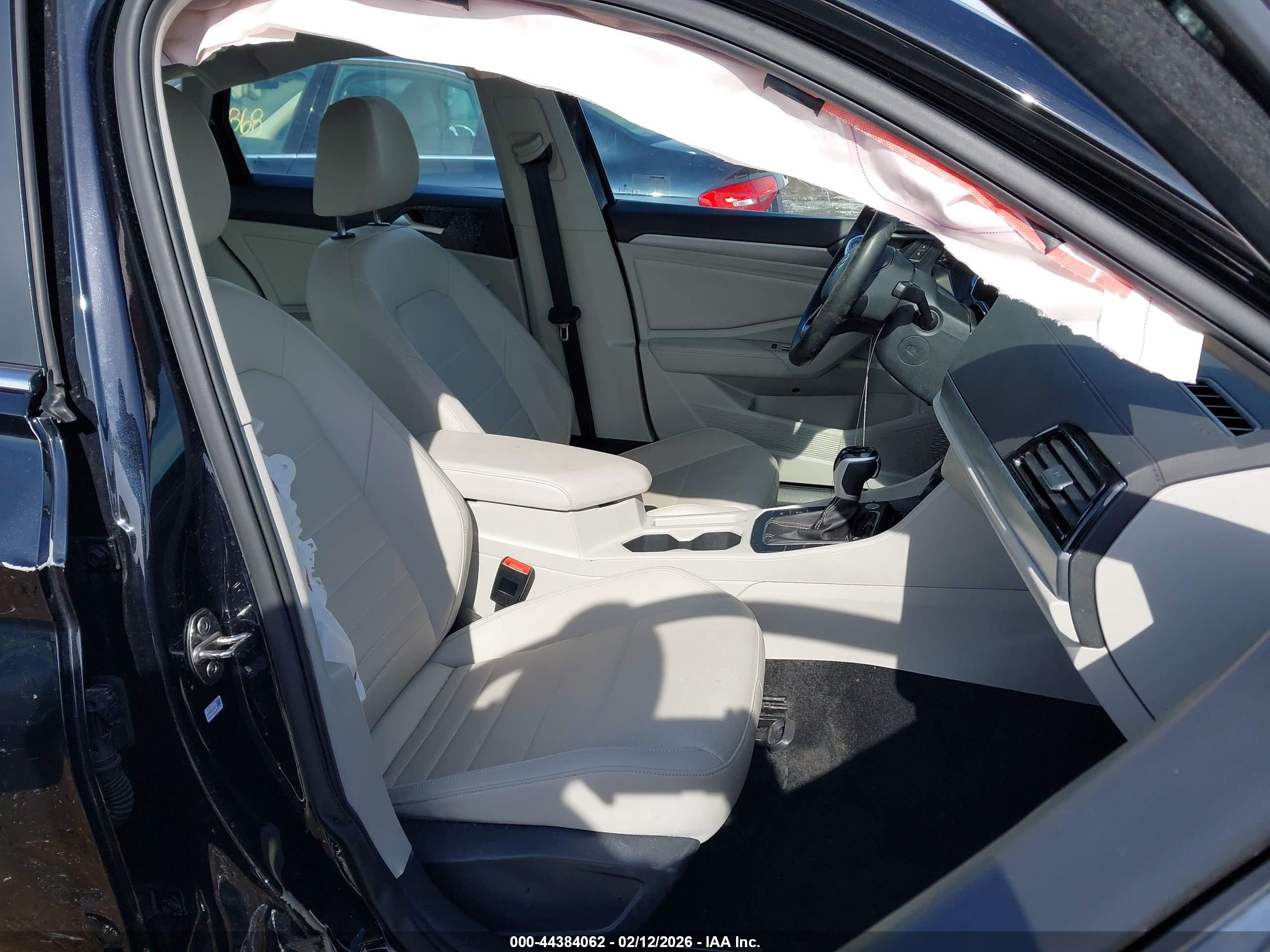 VOLKSWAGEN JETTA image 5