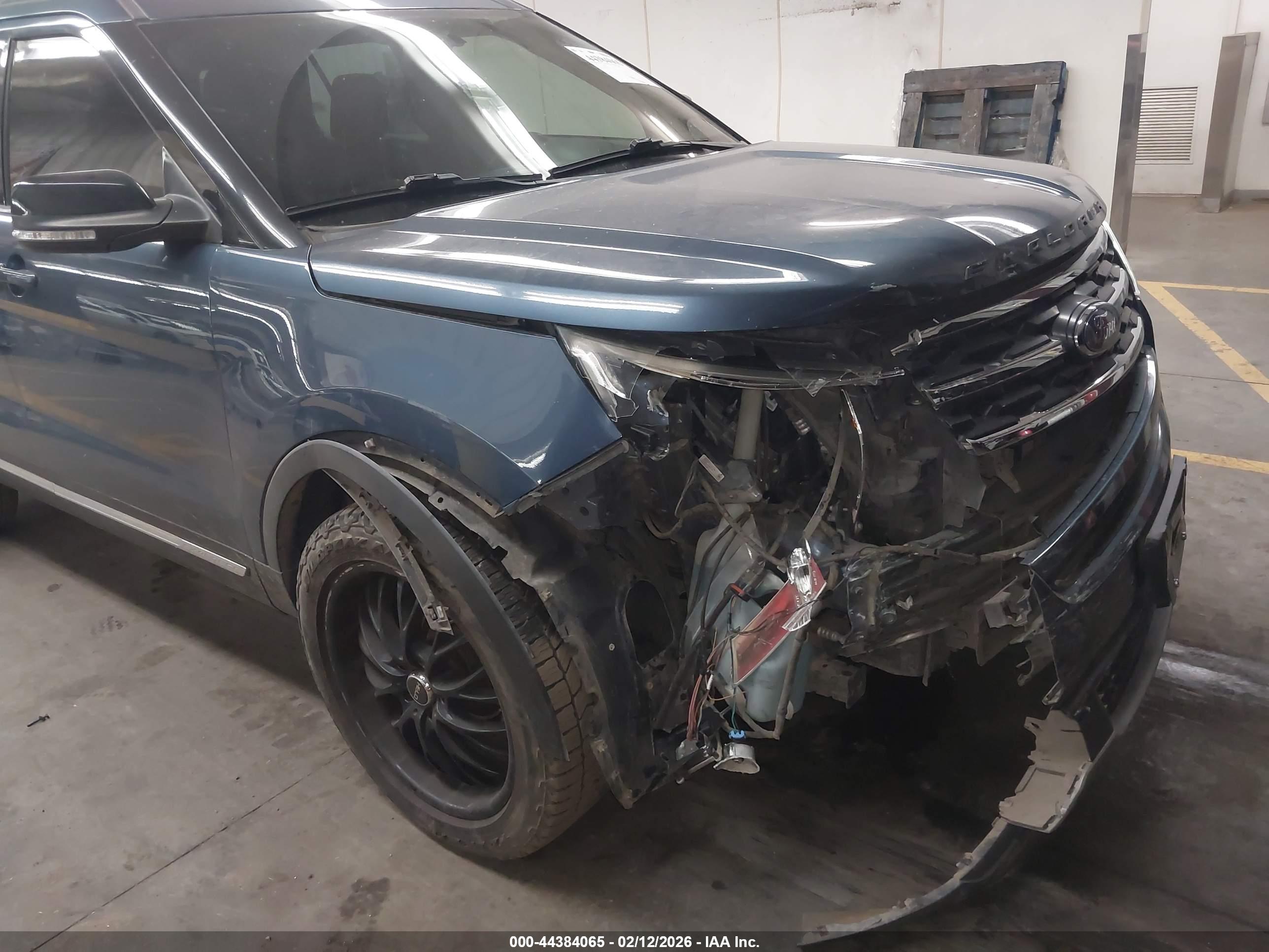 FORD EXPLORER image 6