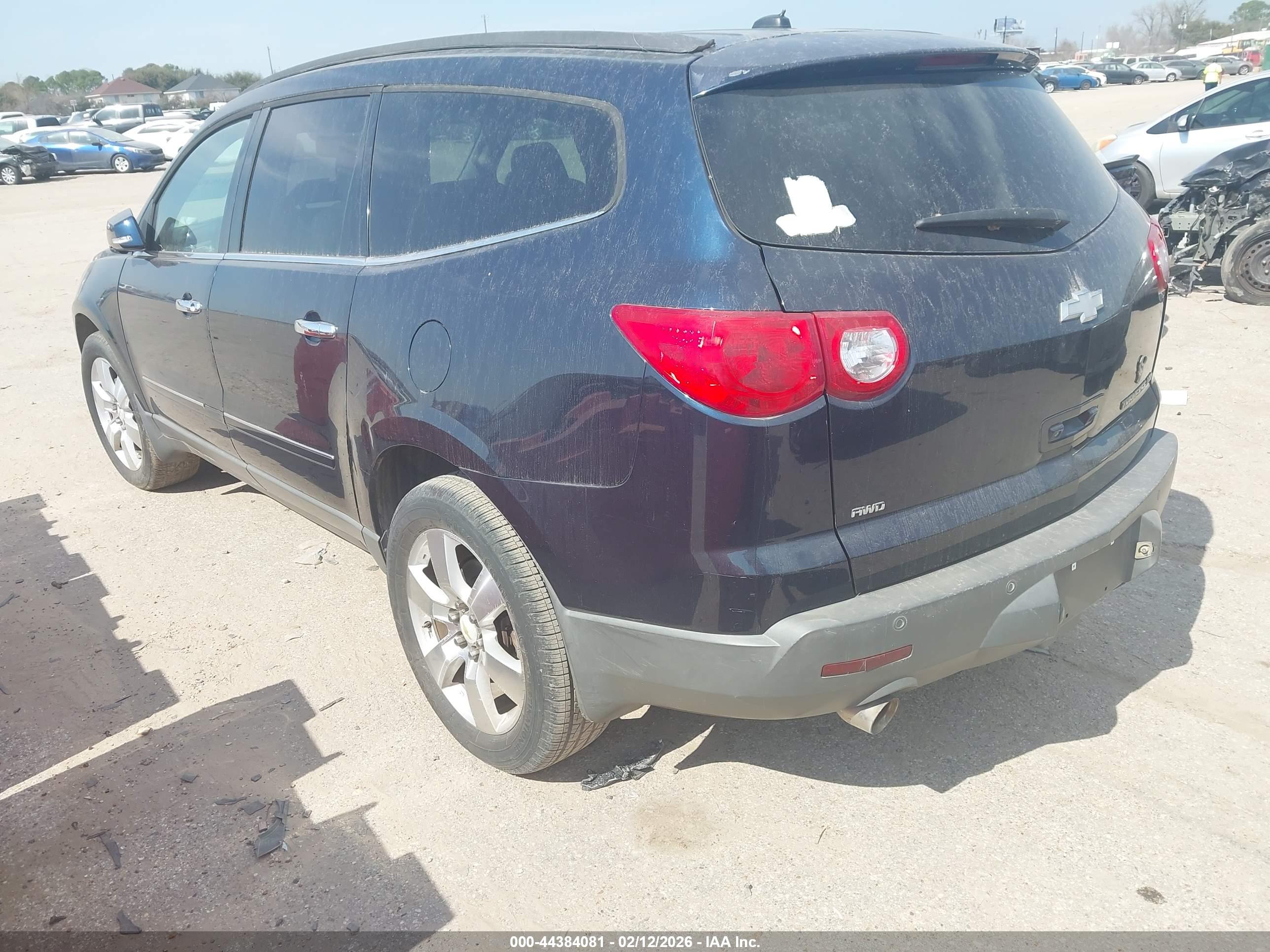CHEVROLET TRAVERSE image 3