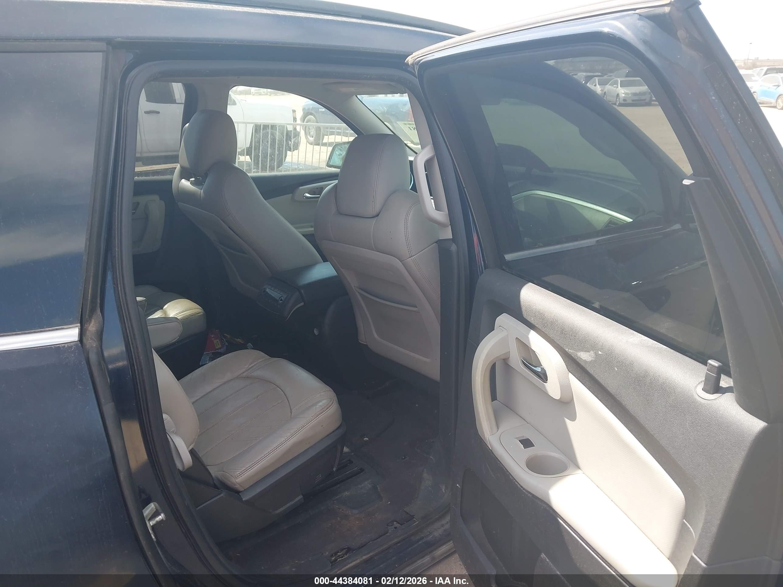CHEVROLET TRAVERSE image 8