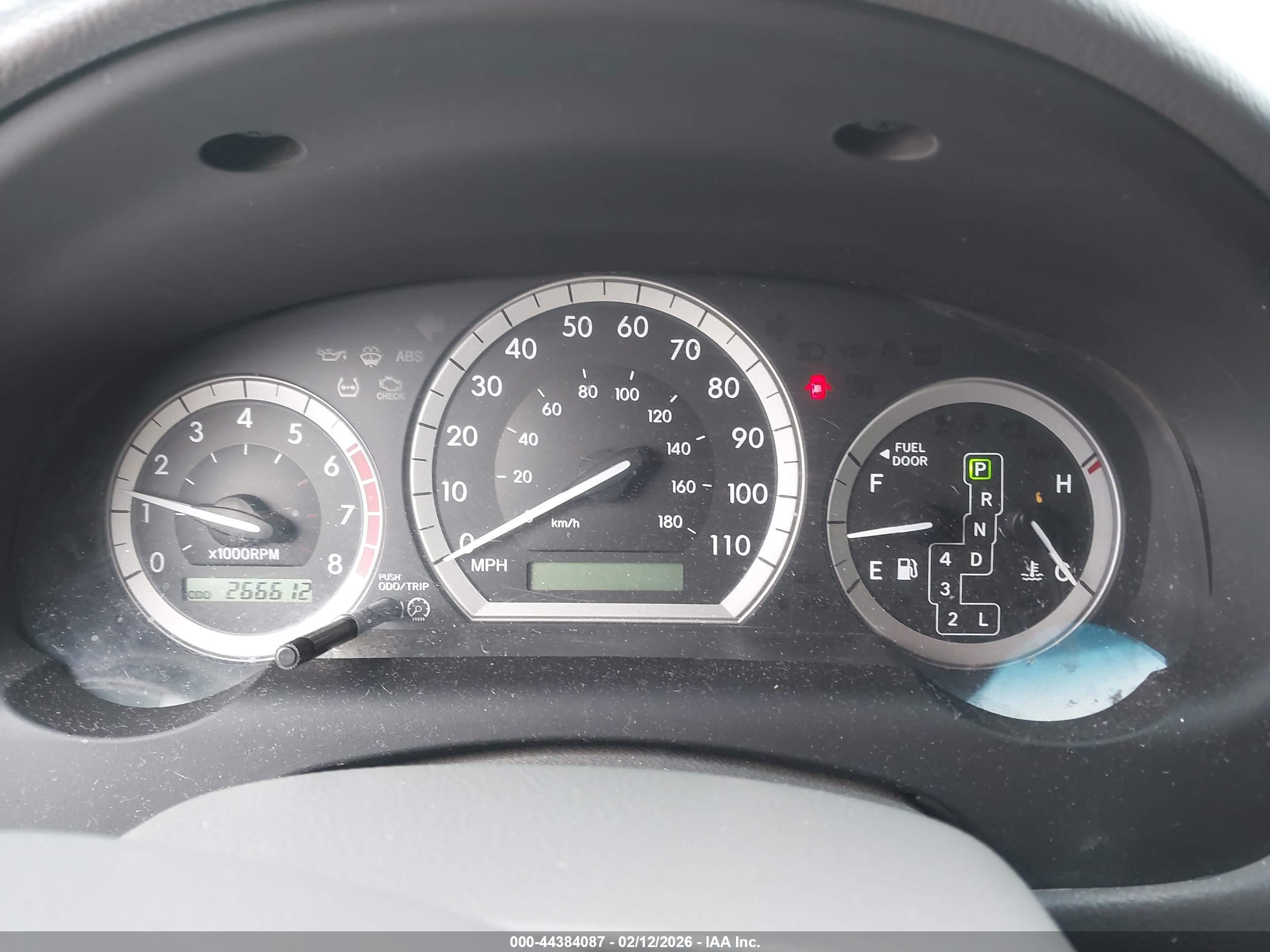 TOYOTA SIENNA image 7