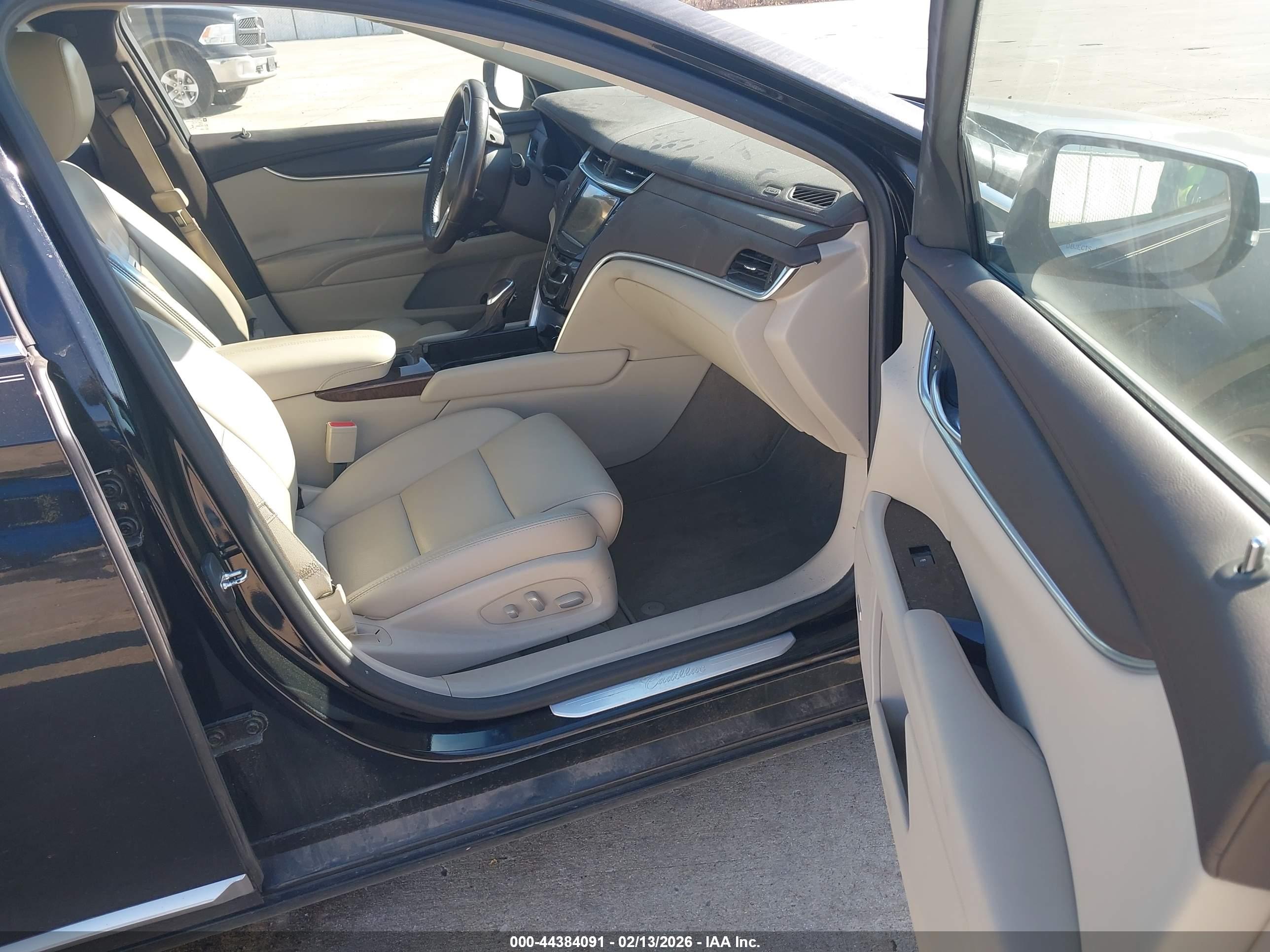 CADILLAC XTS image 5