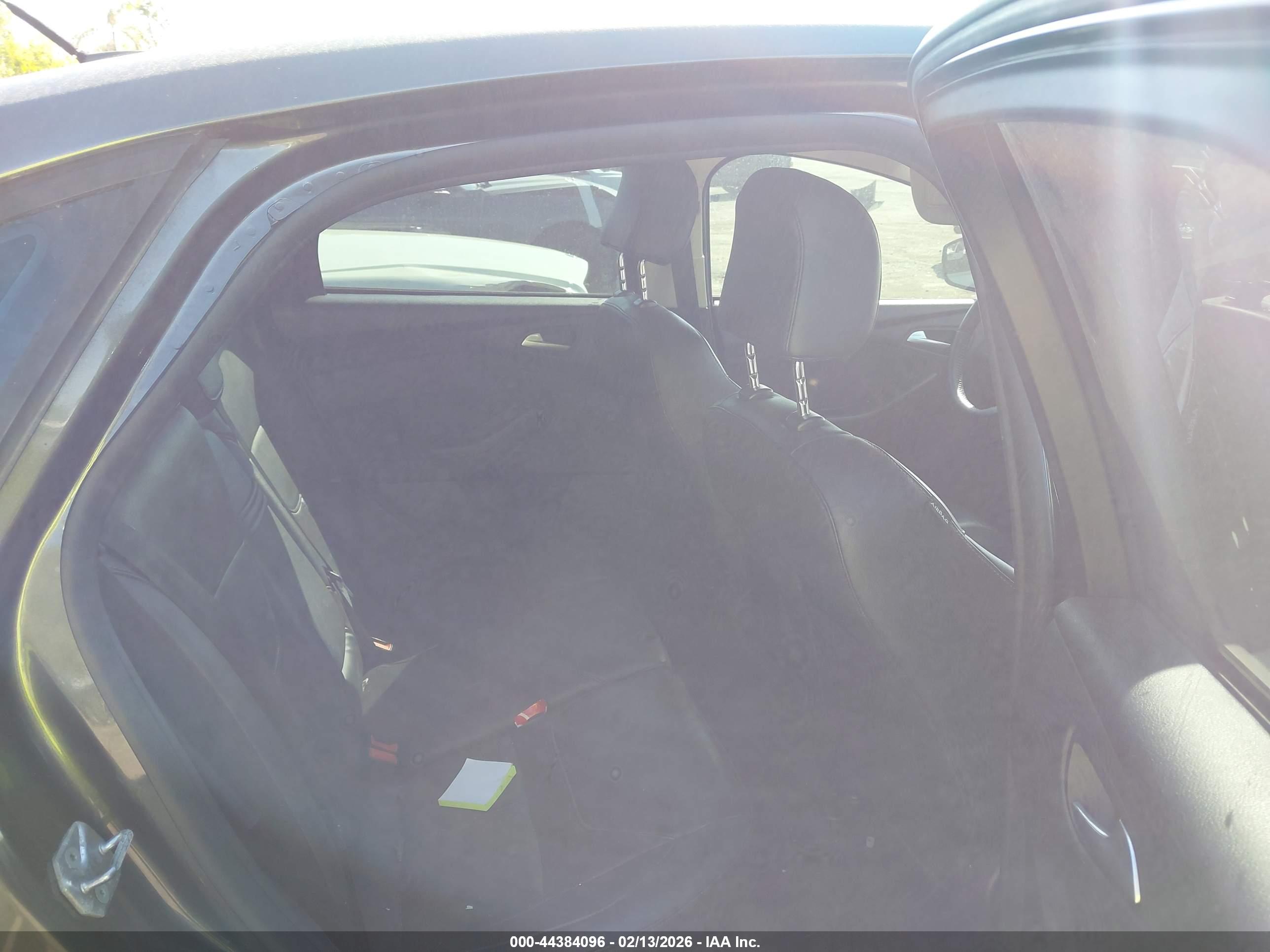 FORD FOCUS image 8