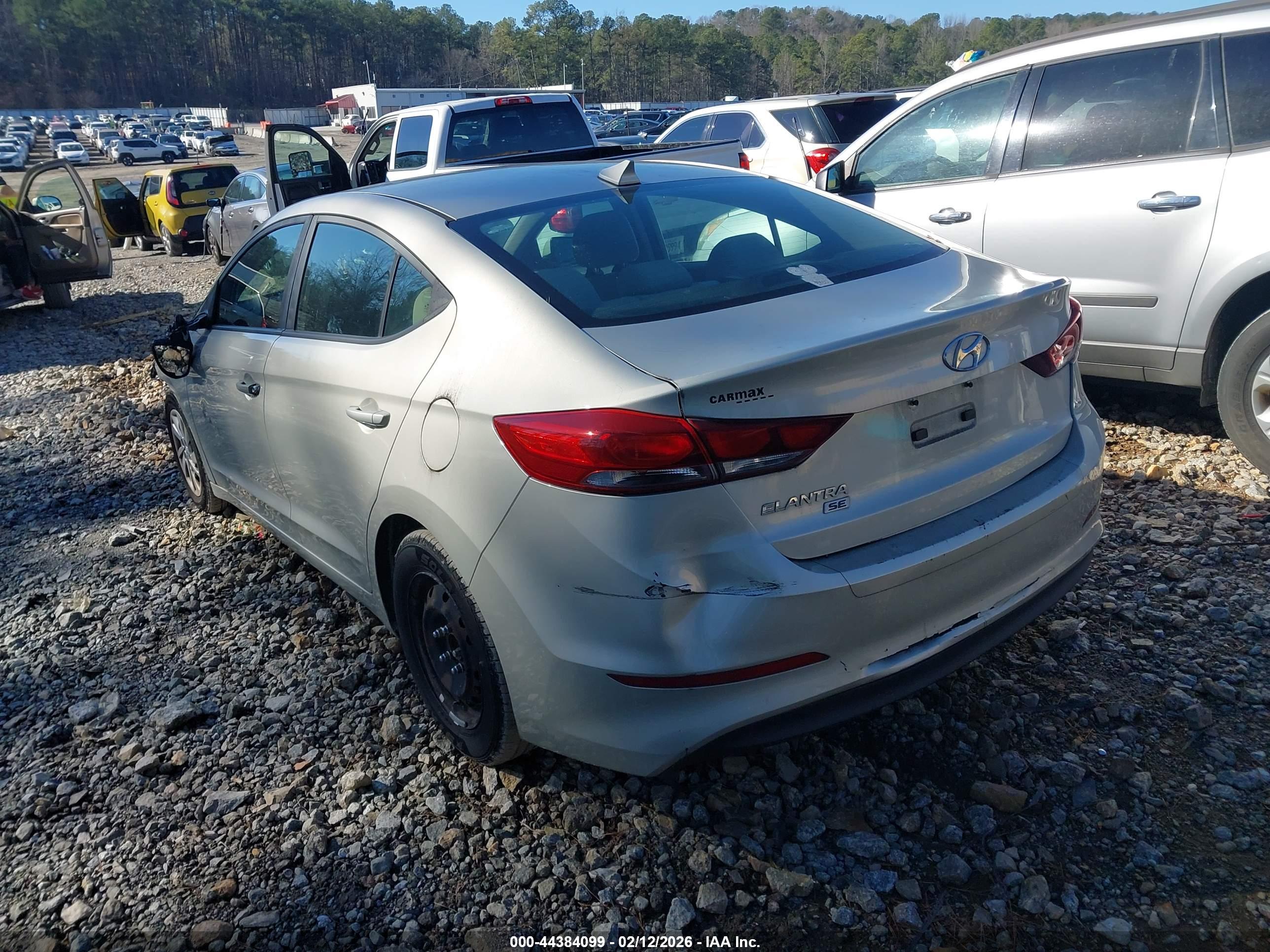 HYUNDAI ELANTRA image 3