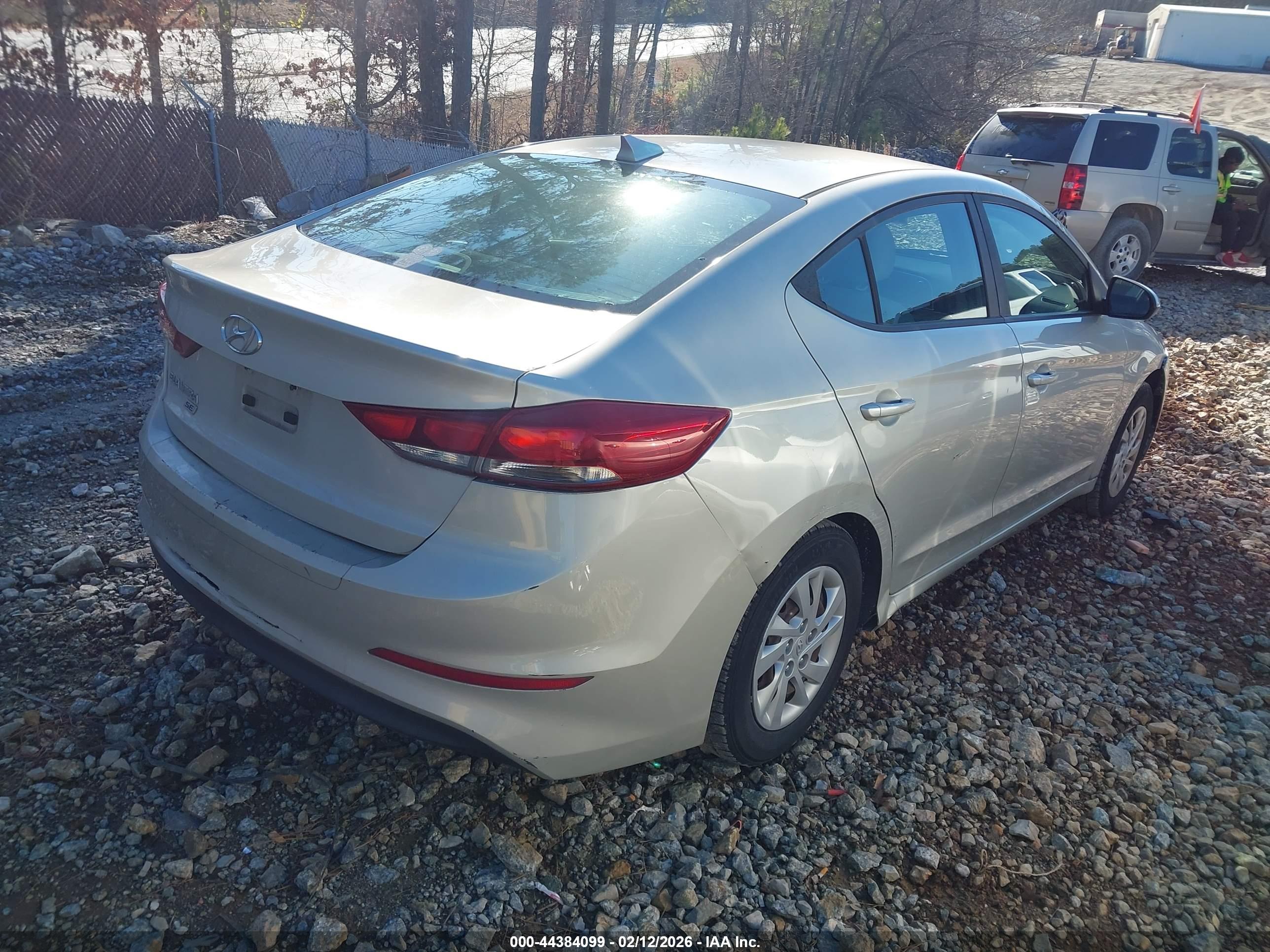 HYUNDAI ELANTRA image 4