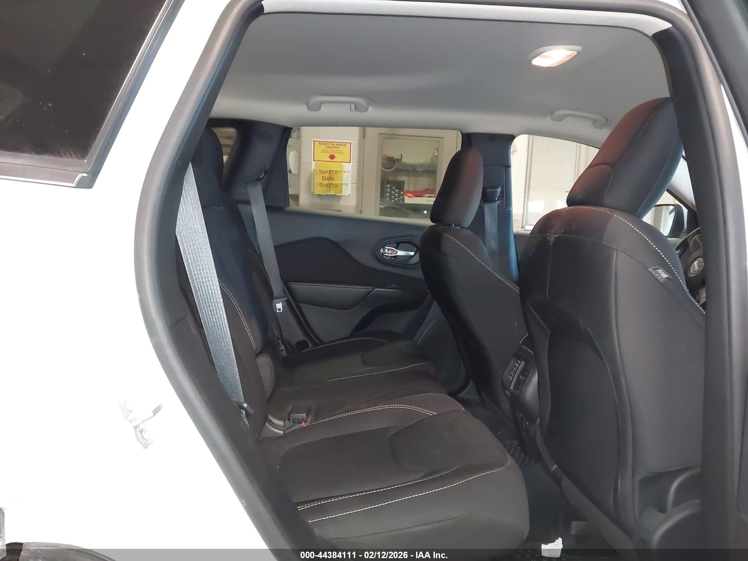 JEEP CHEROKEE image 8