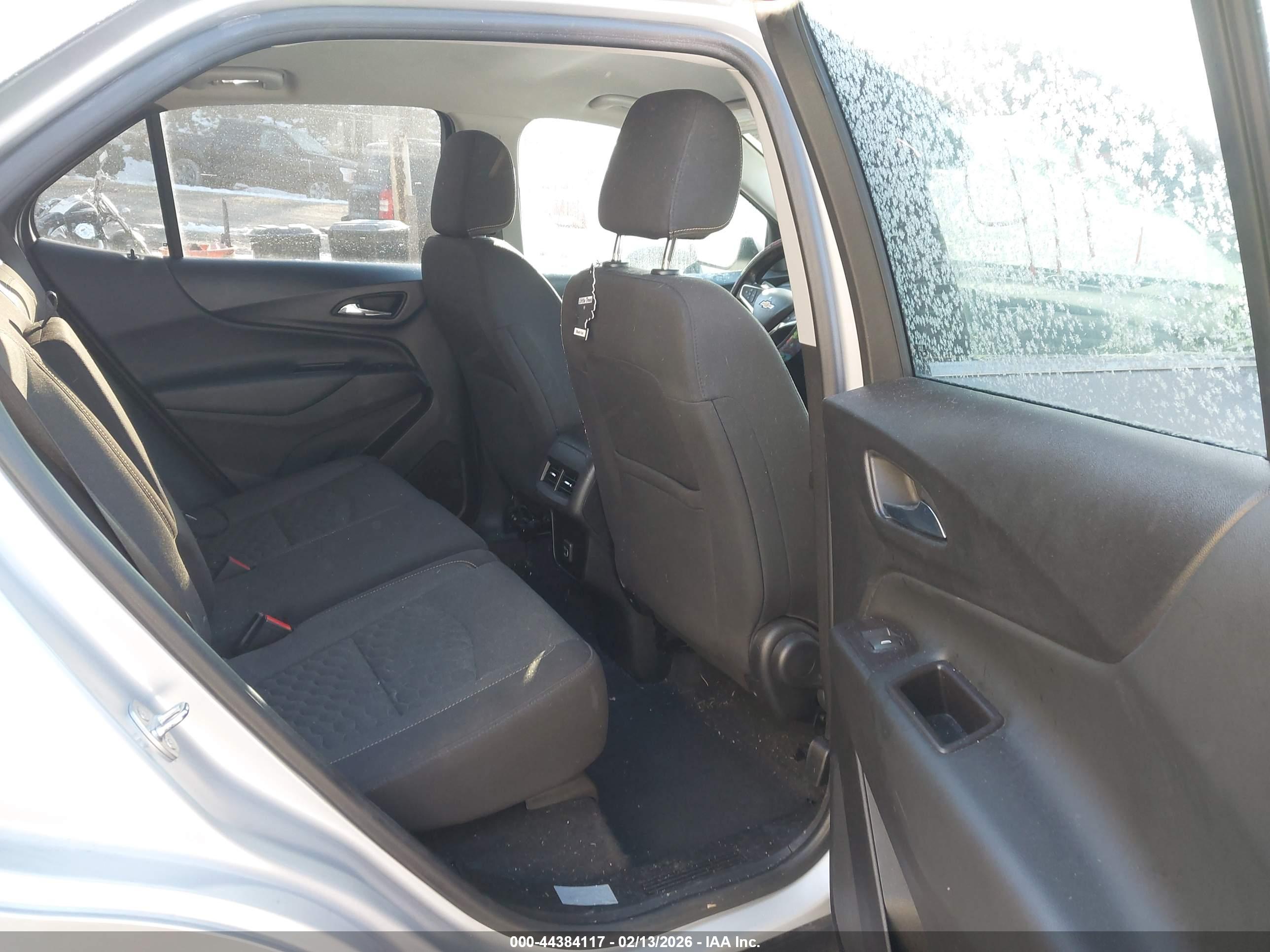 CHEVROLET EQUINOX image 8