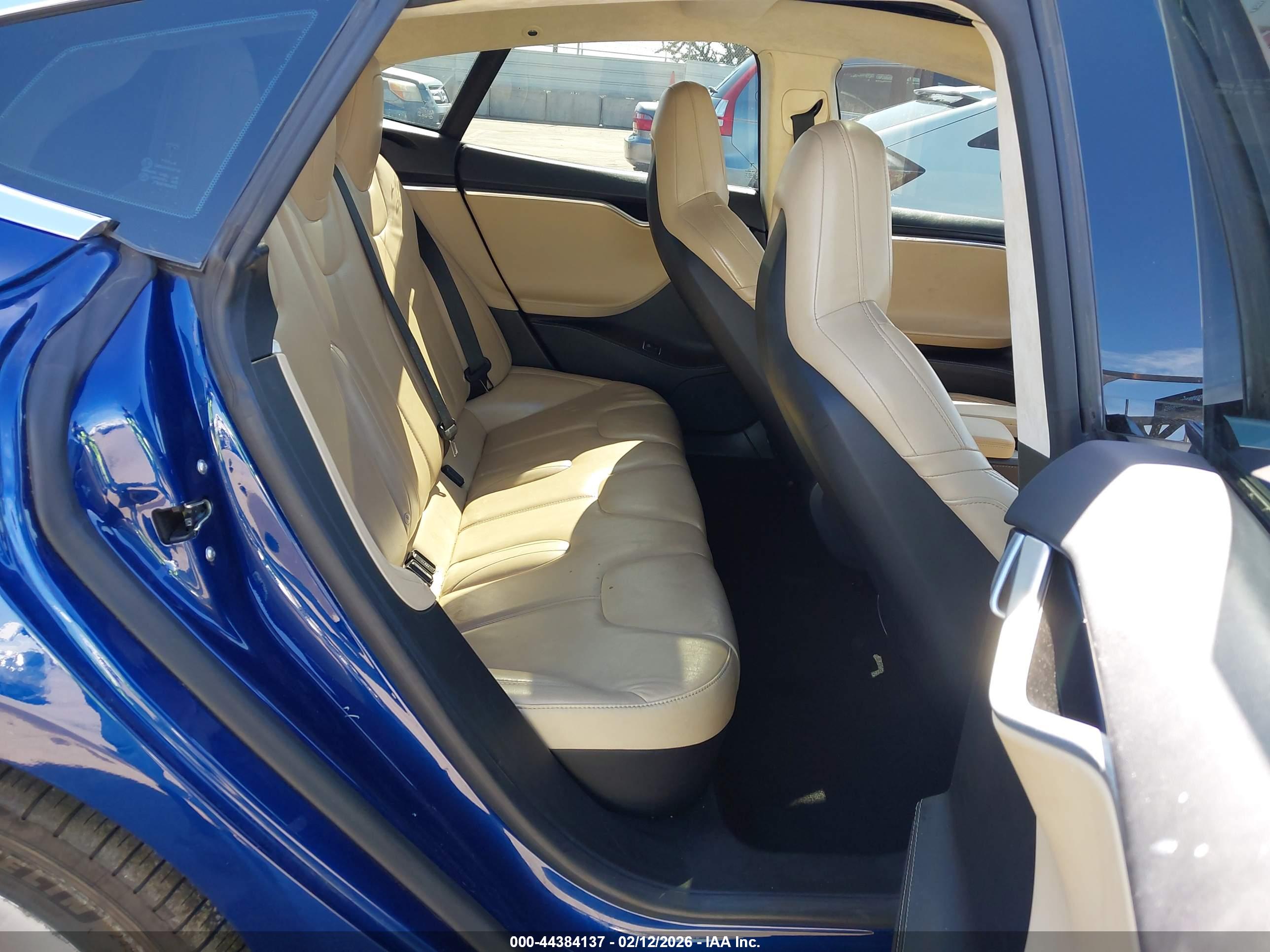 TESLA MODEL image 8