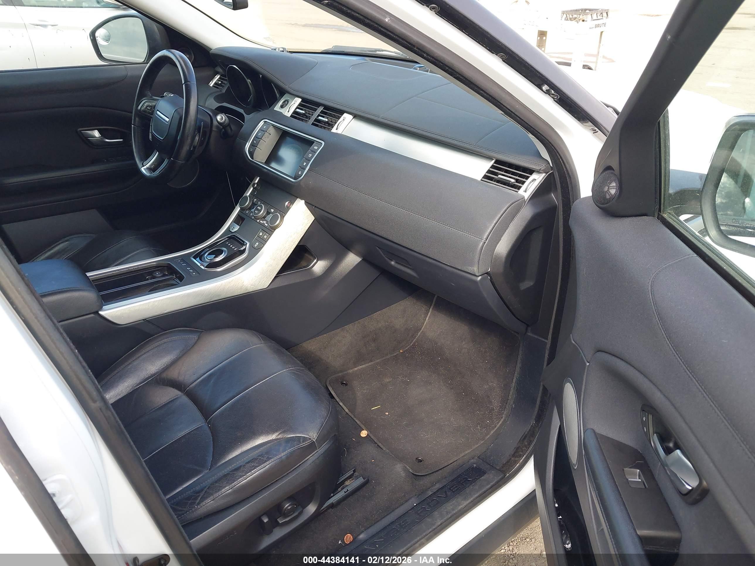 LAND ROVER image 5