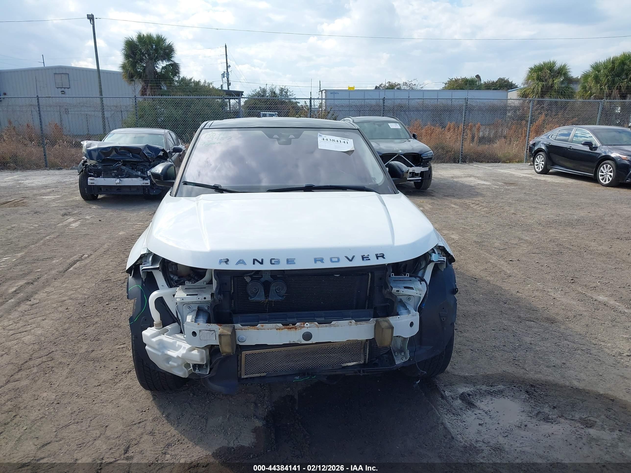 LAND ROVER image 6