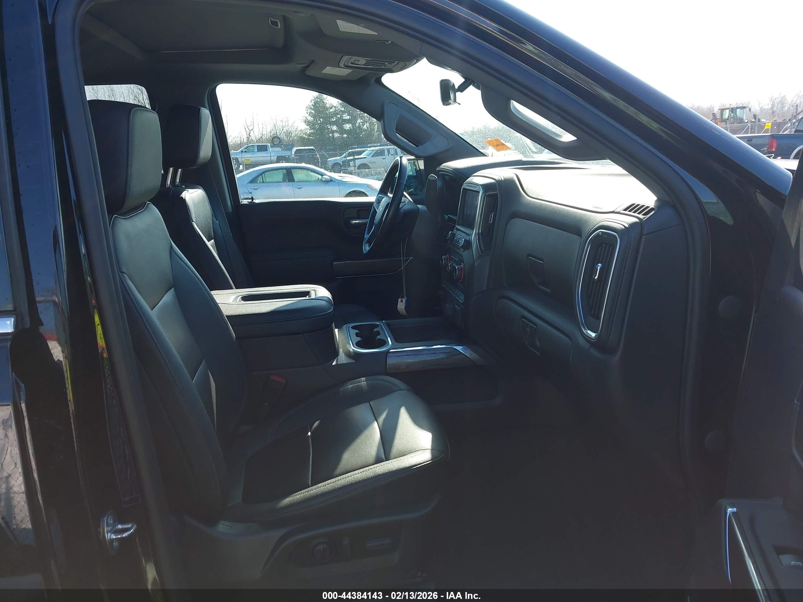 CHEVROLET SILVERADO image 5